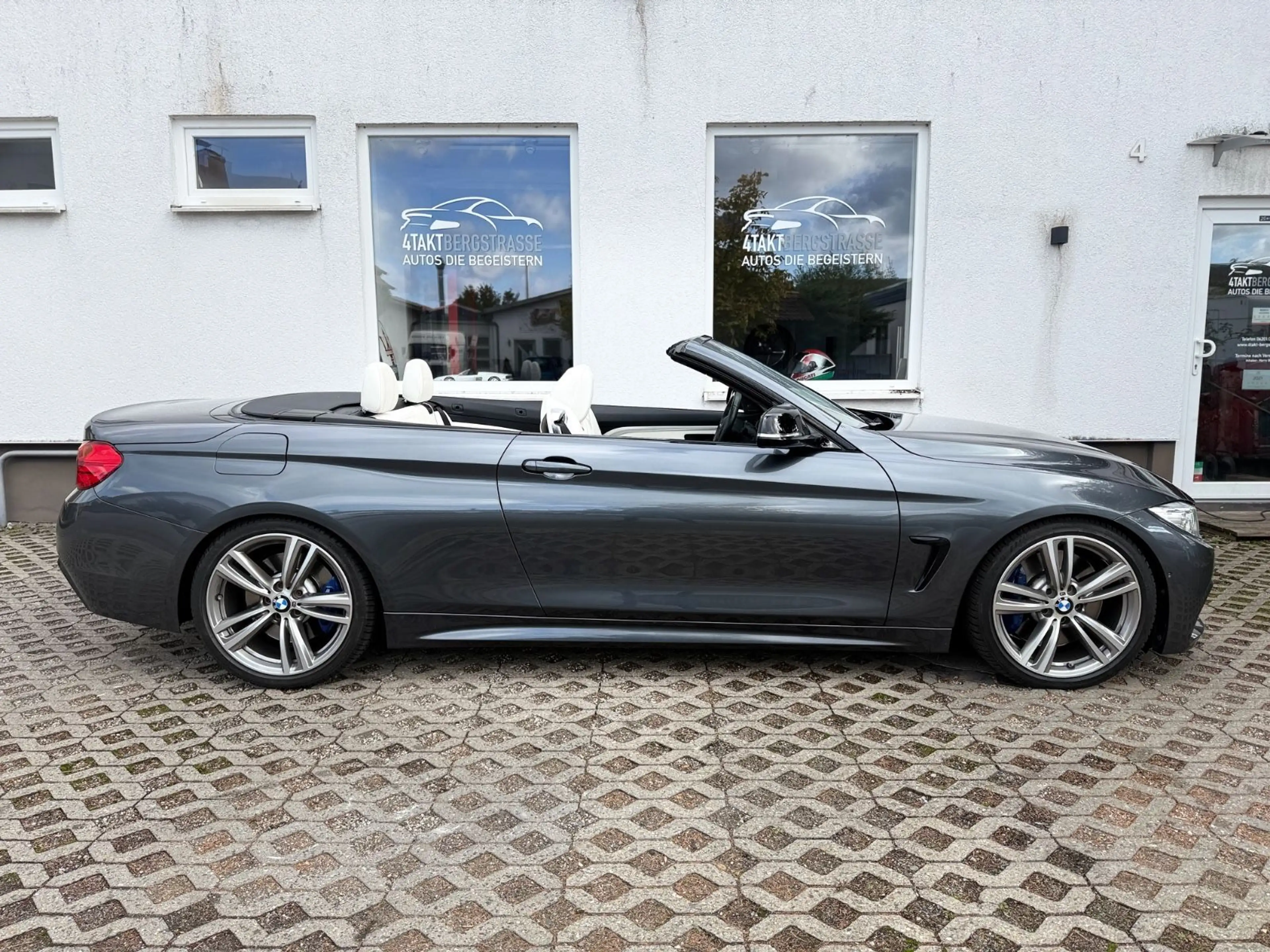 BMW 440 i xDrive Cabrio M-Paket Navi HUD h/k LED 19" — photo 6