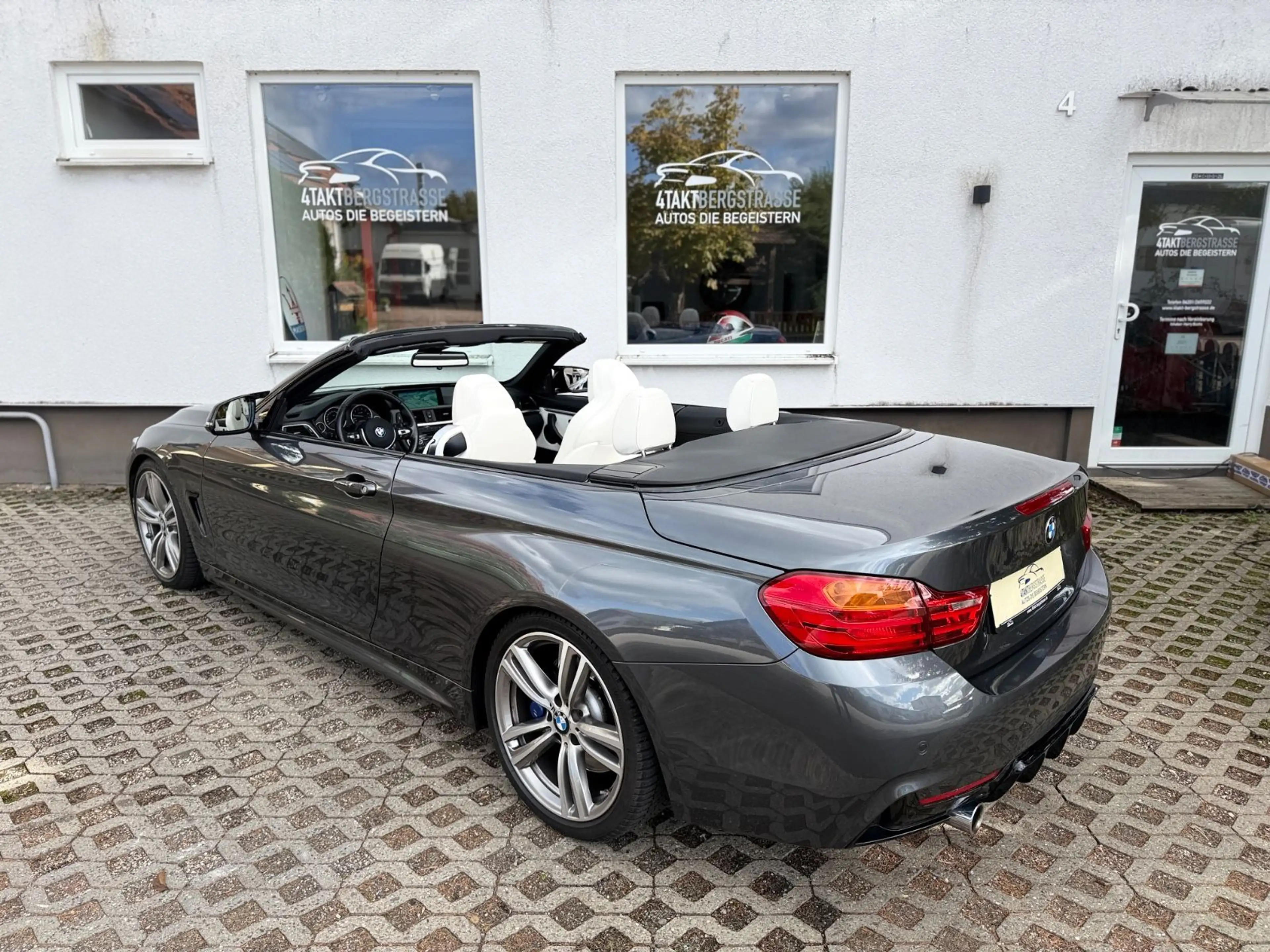 BMW 440 i xDrive Cabrio M-Paket Navi HUD h/k LED 19" — photo 11