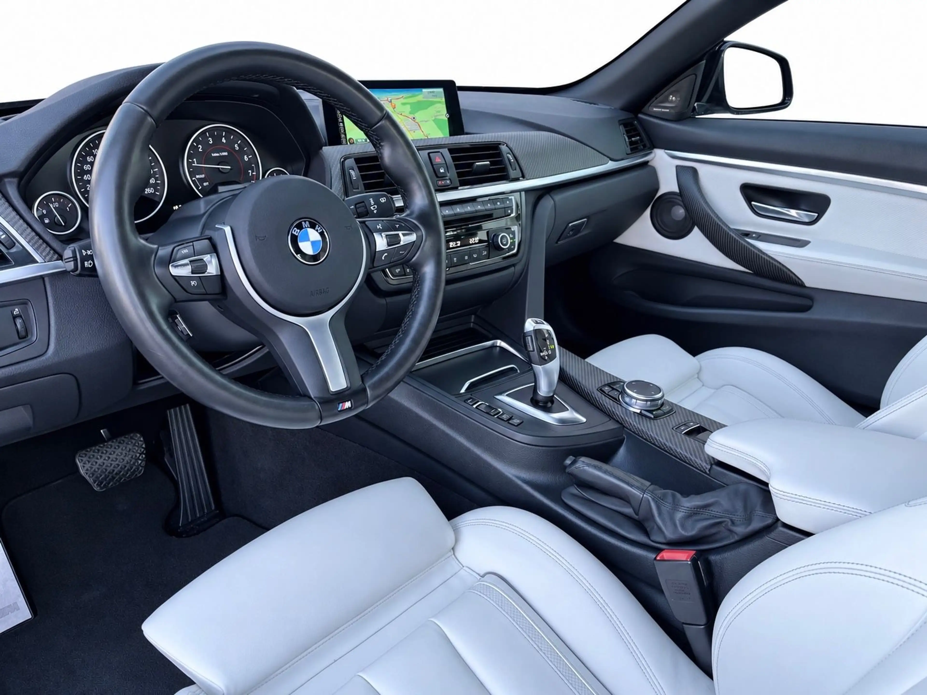 BMW 440 i xDrive Cabrio M-Paket Navi HUD h/k LED 19" — photo 14