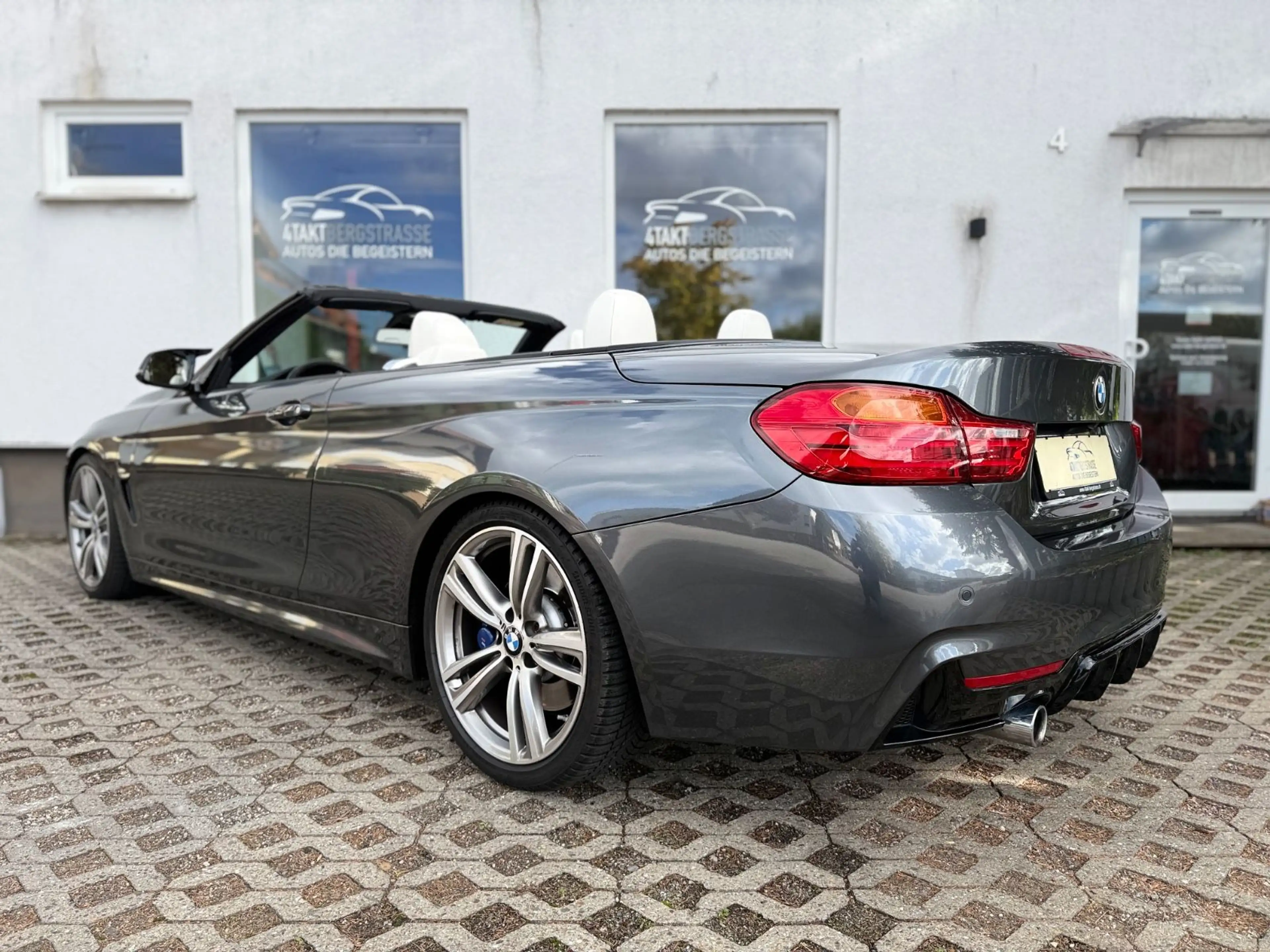 BMW 440 i xDrive Cabrio M-Paket Navi HUD h/k LED 19" — photo 10