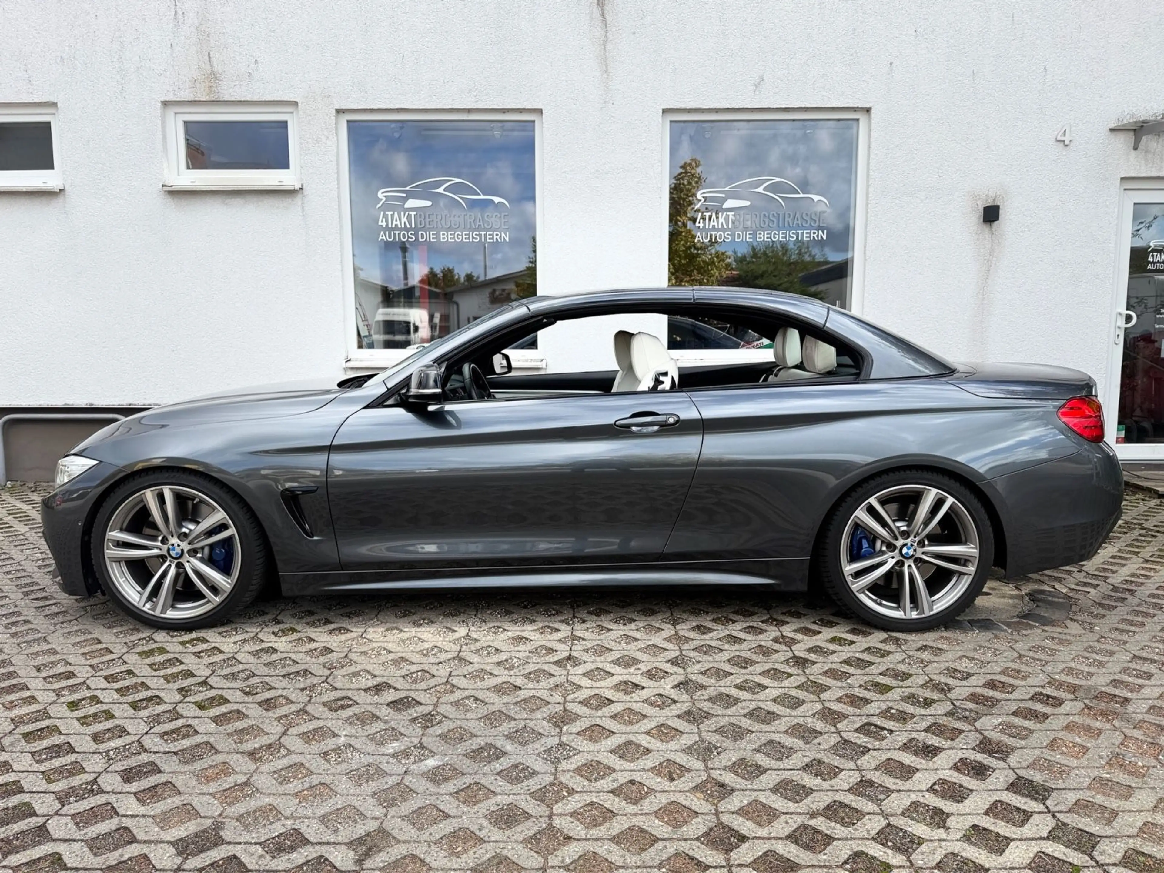 BMW 440 i xDrive Cabrio M-Paket Navi HUD h/k LED 19" — photo 5