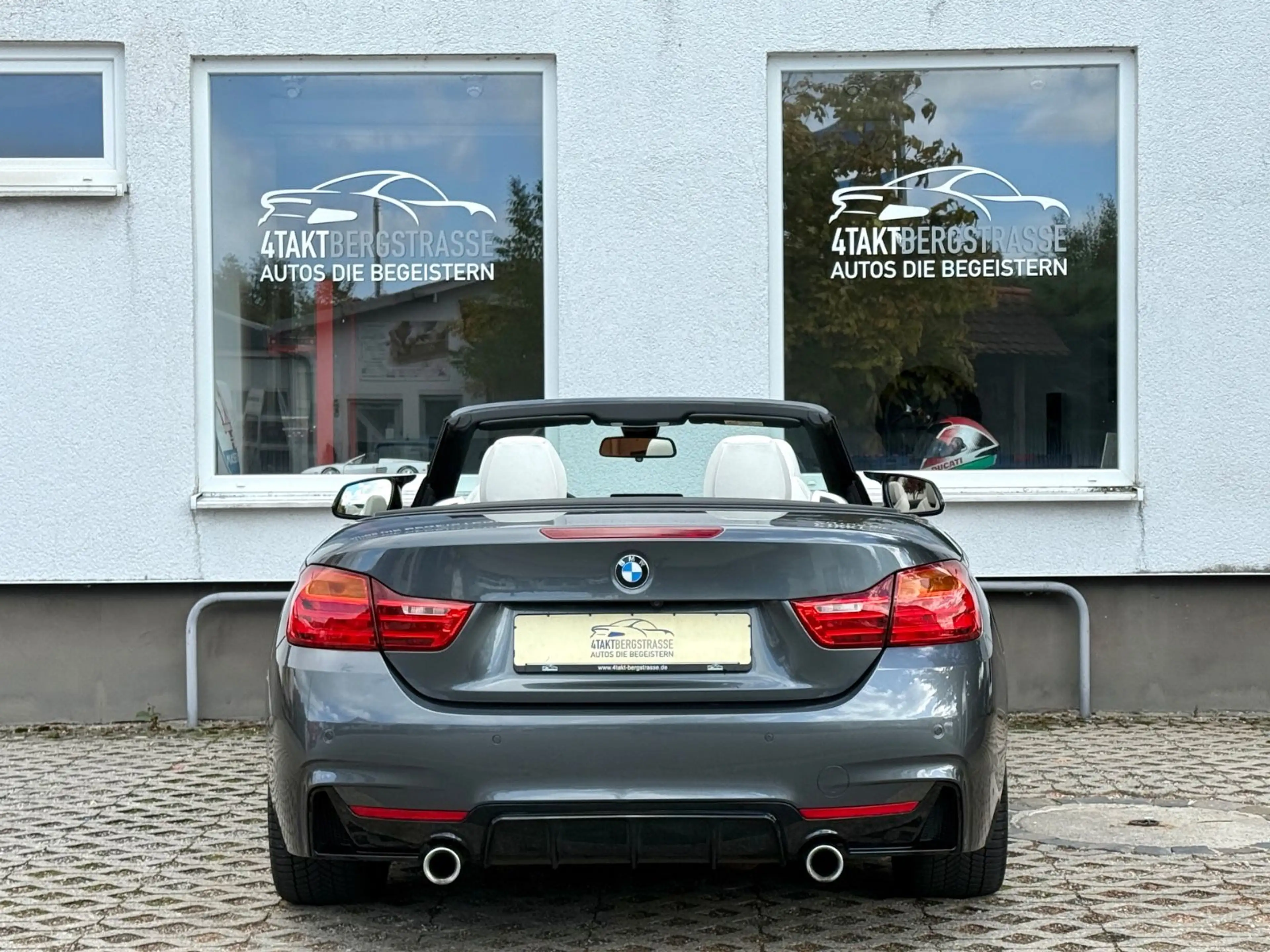 BMW 440 i xDrive Cabrio M-Paket Navi HUD h/k LED 19" — photo 9