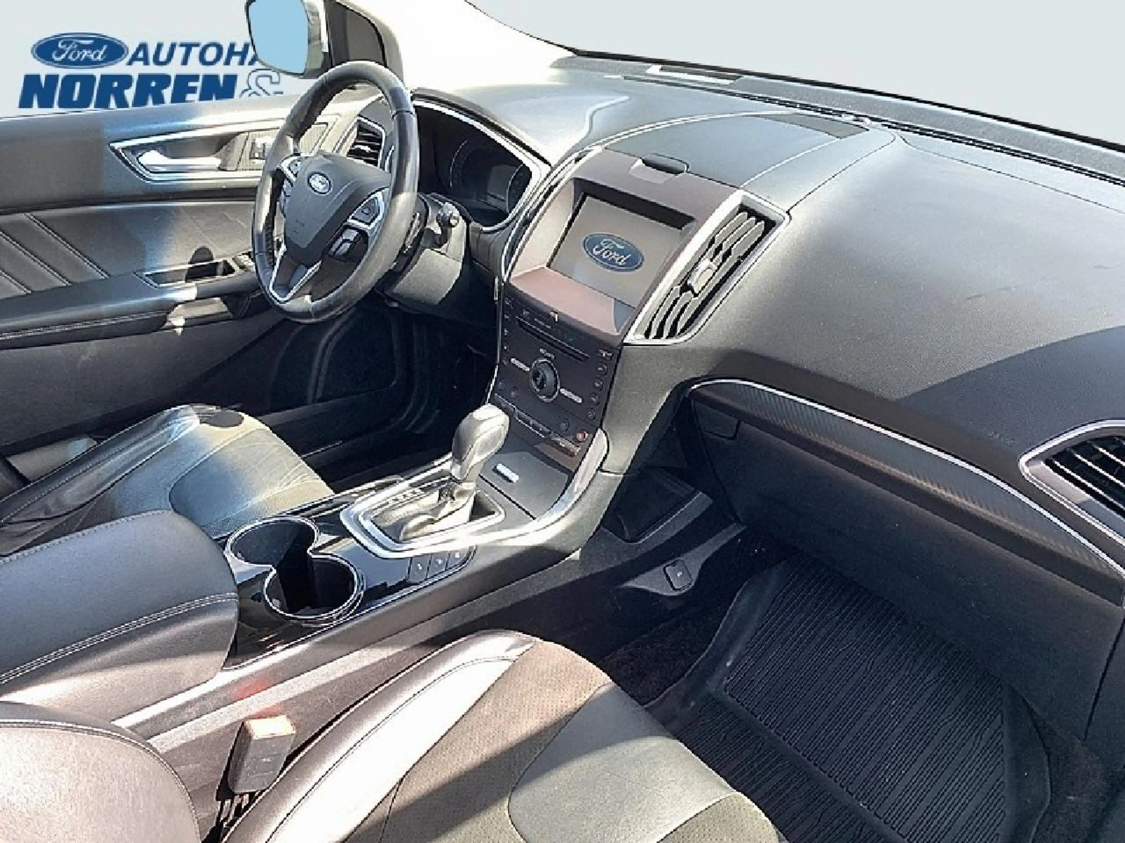 Ford Edge Sport 4x4 — photo 12