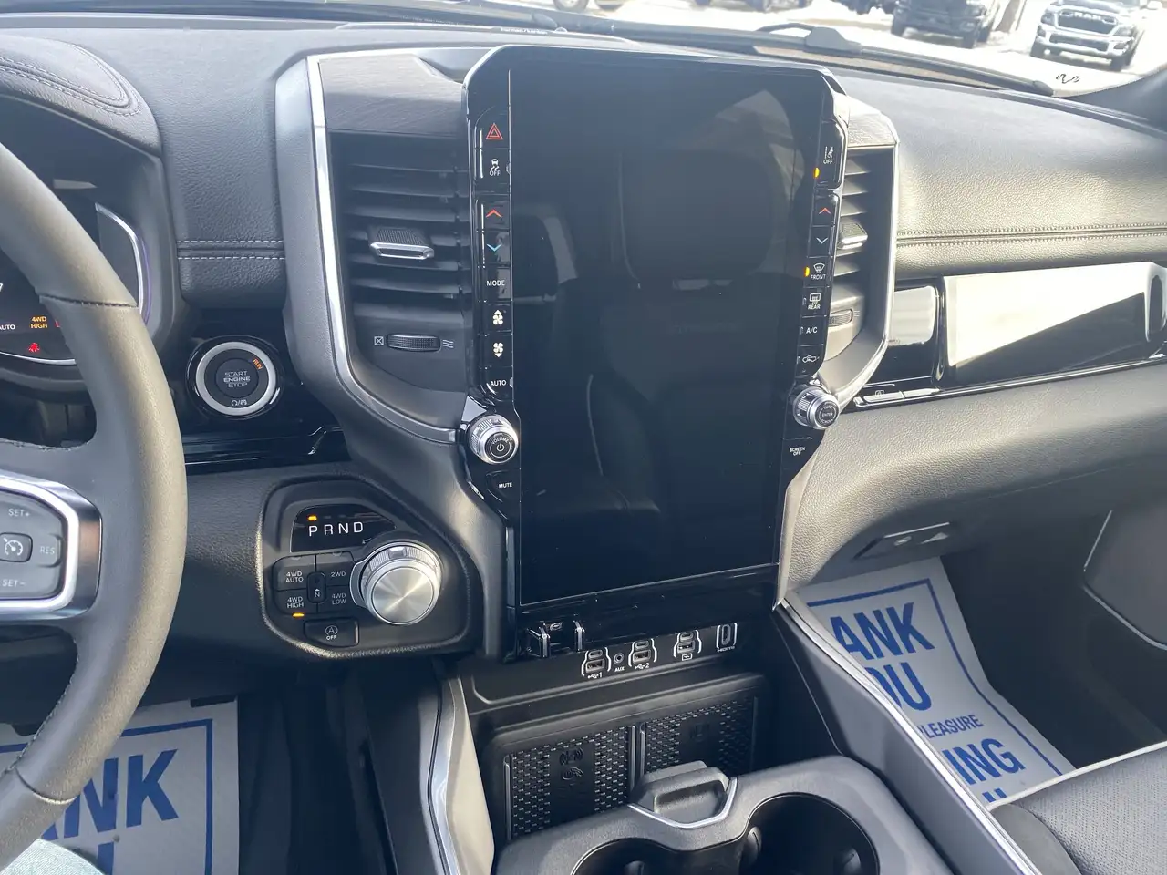 RAM 1500 снимка RAM 1500