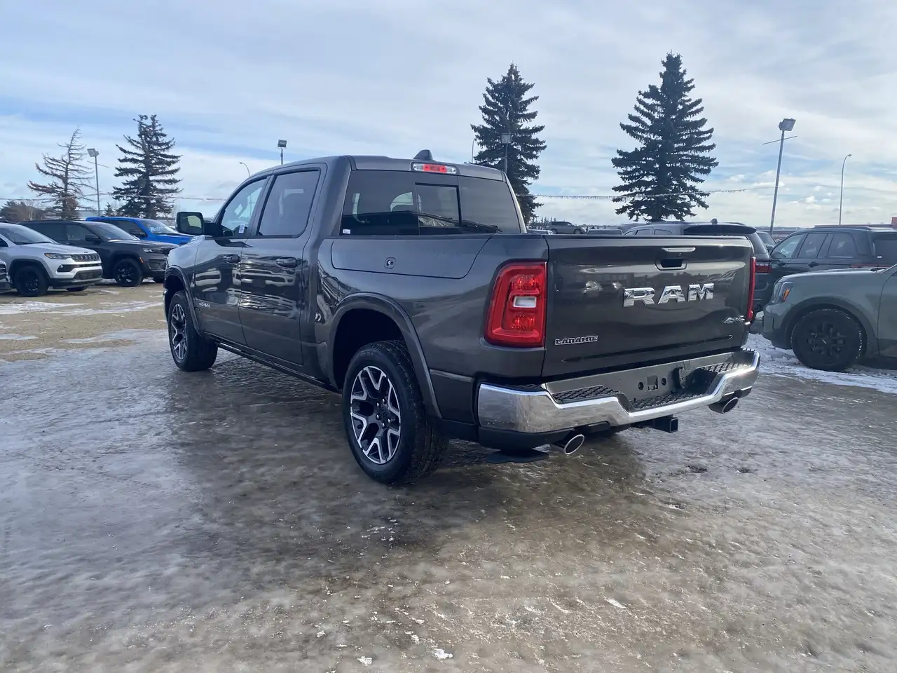 RAM 1500 снимка RAM 1500