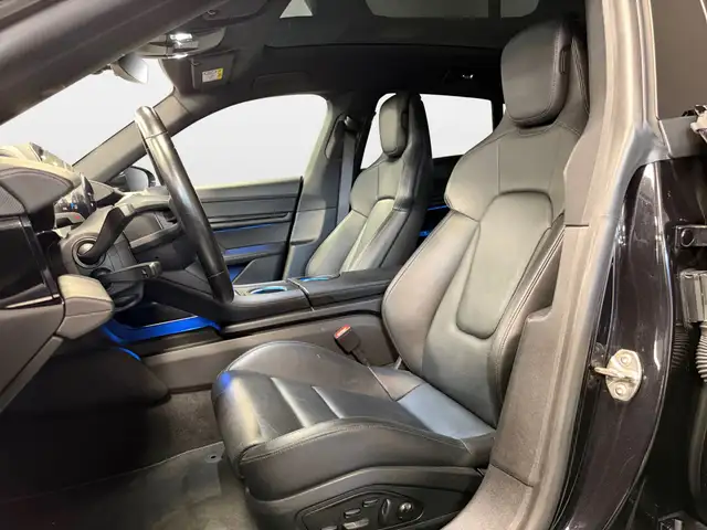 Porsche Taycan view 14