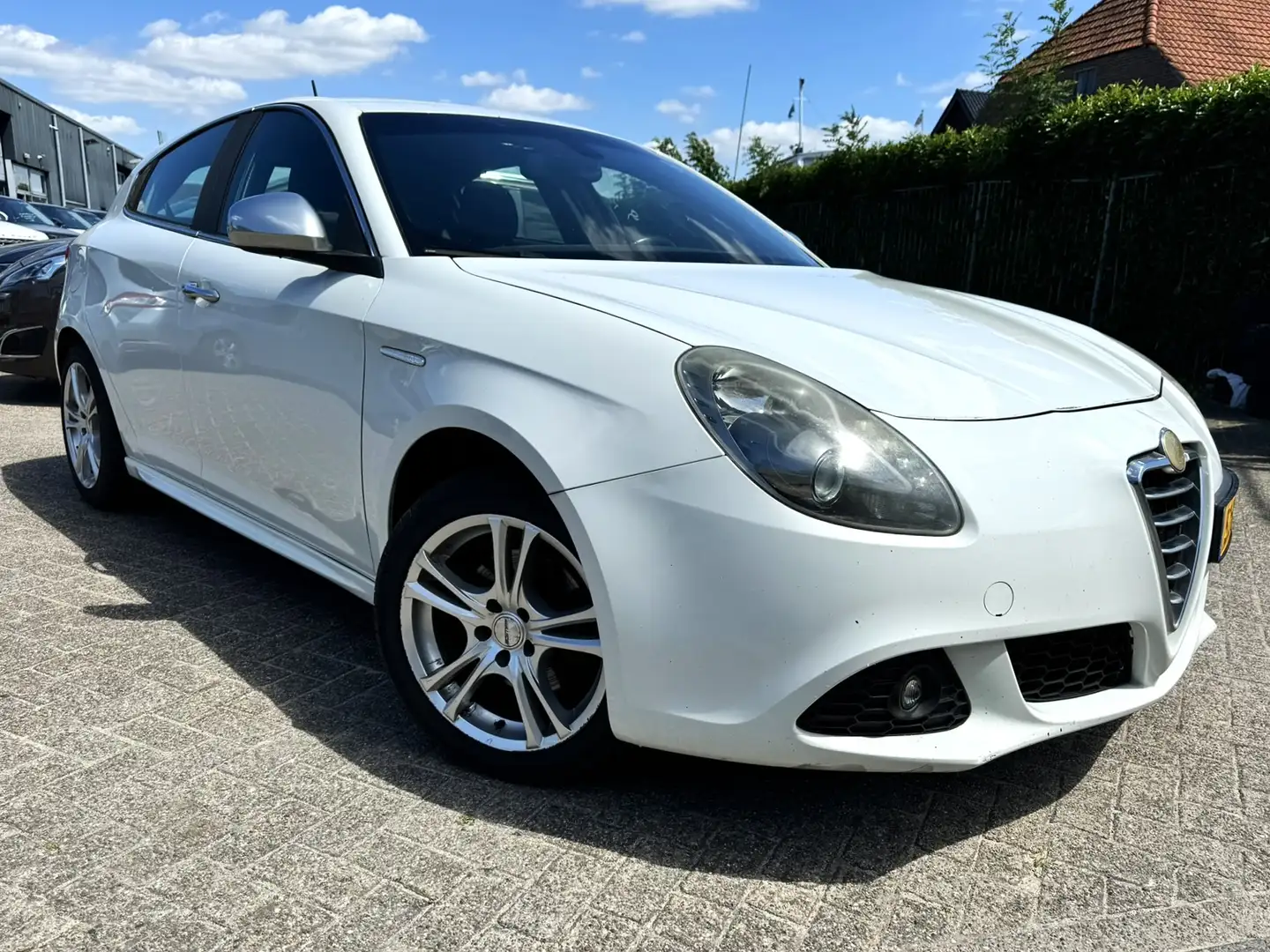 Alfa Romeo Giulietta 2.0 JTDm 170pk Distinctive Leer/Pdc/Lmv/Climate Wit - 1