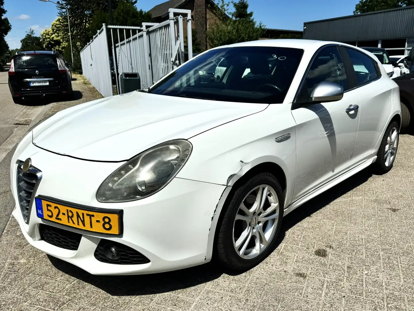Alfa Romeo Giulietta 2.0 JTDm 170pk Distinctive Leer/Pdc/Lmv/Climate Wit - 2