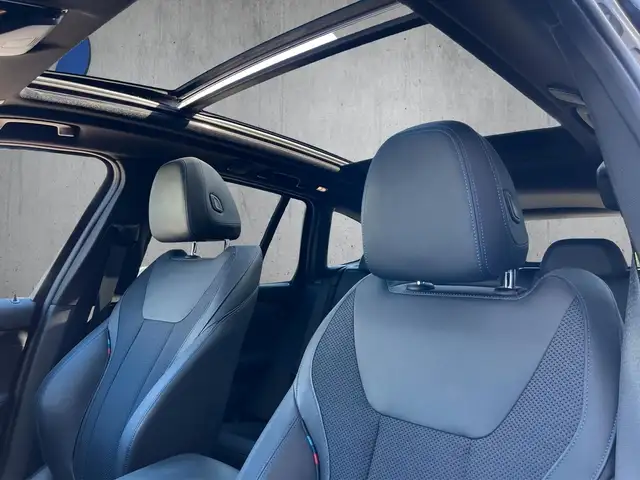 BMW X3 view 11