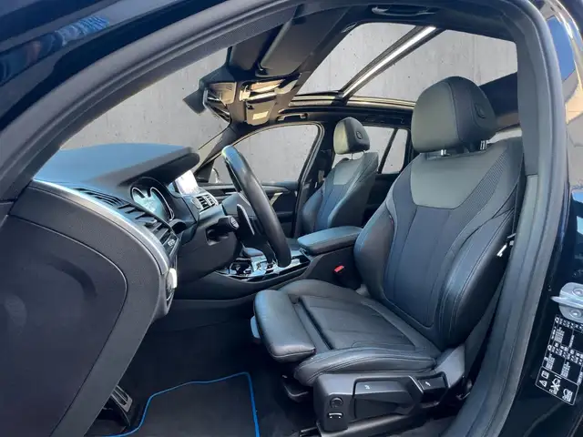 BMW X3 view 12