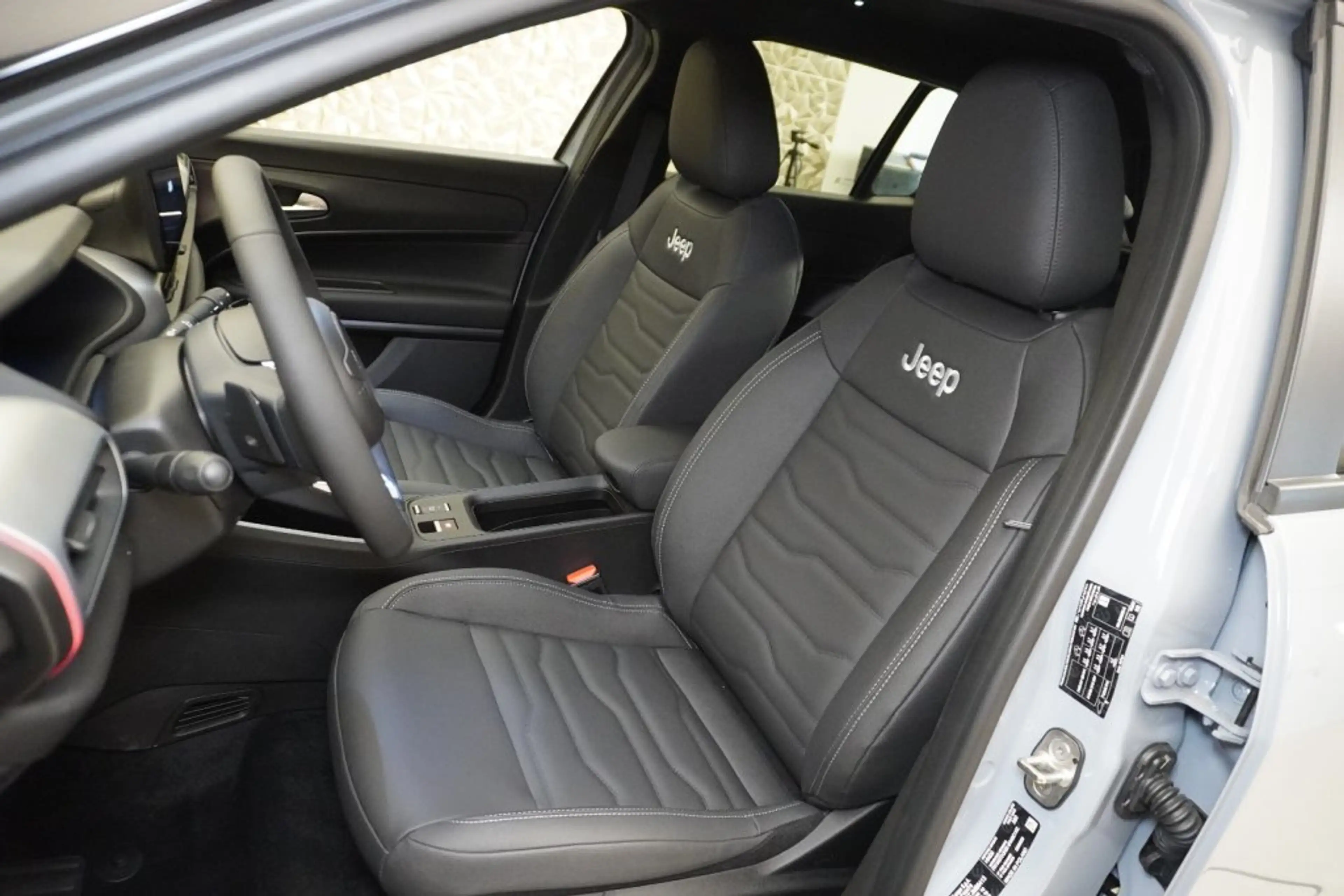 Jeep Avenger 4XE UPLAND — photo 10