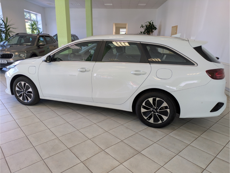 Kia Ceed SW / cee'd SW 1.6 PHEV Spirit+LED+Einparkhilfe vorn+hinten+Absta — photo 5