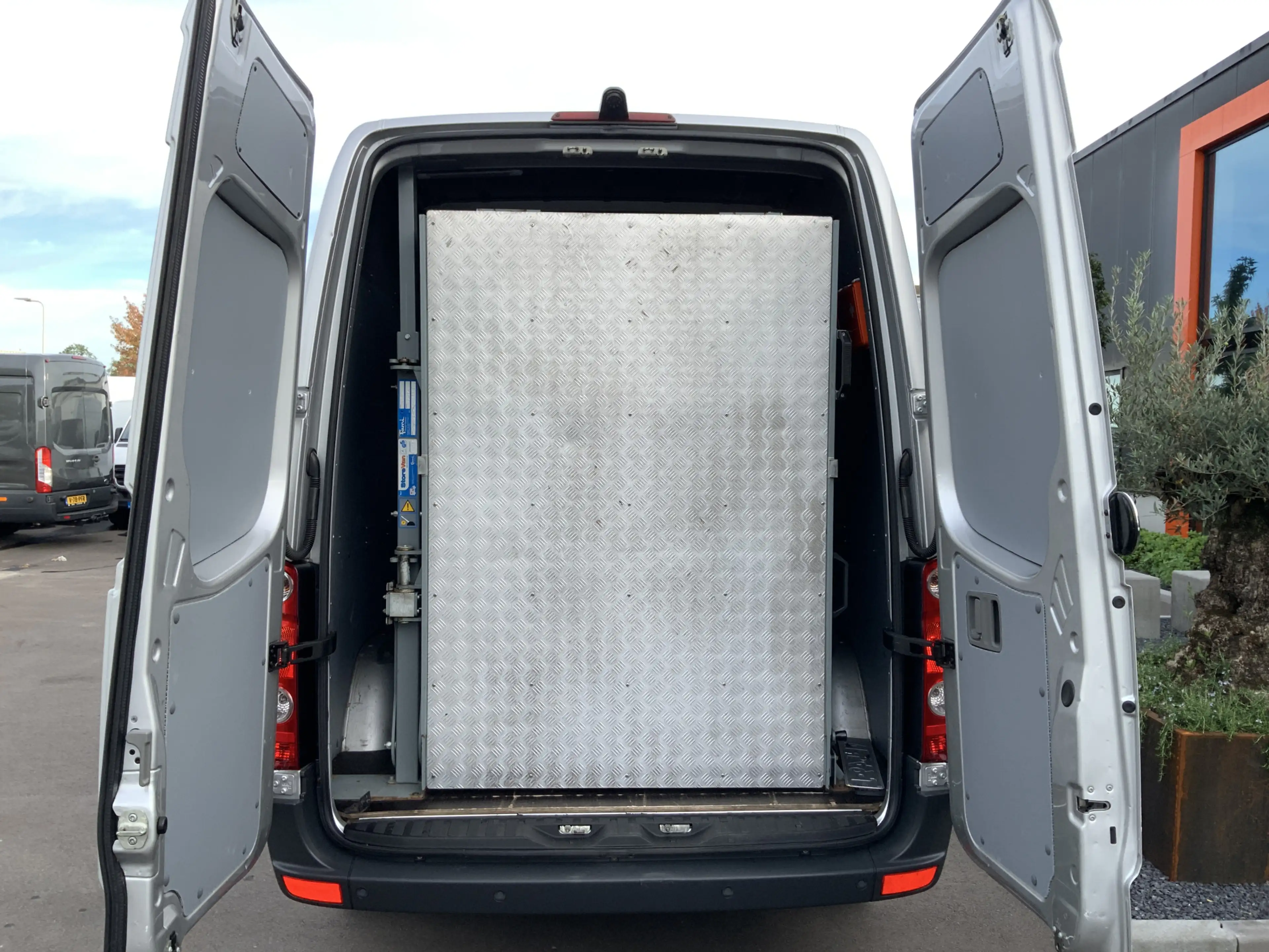 Volkswagen Crafter 32 2.0 TDI L2H2 Met Oprij Platau Airco Cruise 3 Zi — photo 14