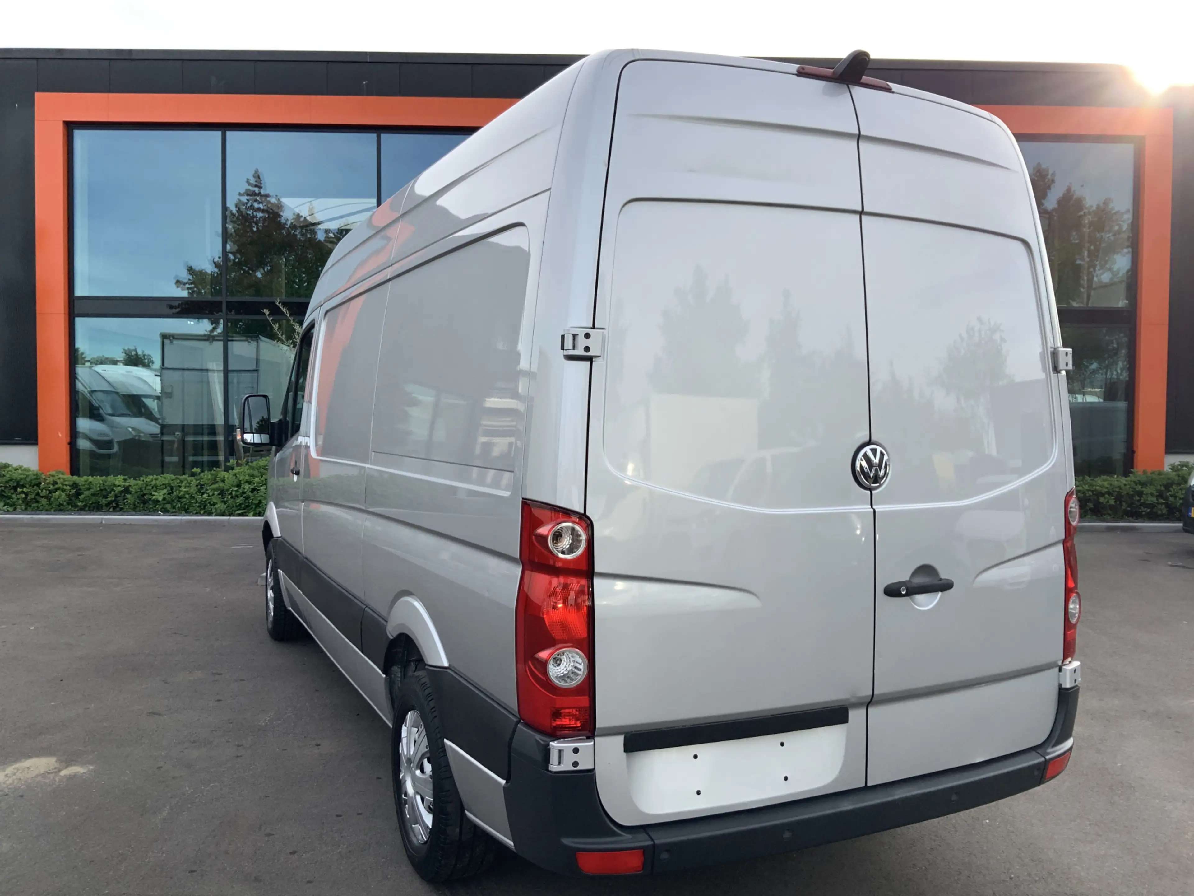 Volkswagen Crafter 32 2.0 TDI L2H2 Met Oprij Platau Airco Cruise 3 Zi — photo 3