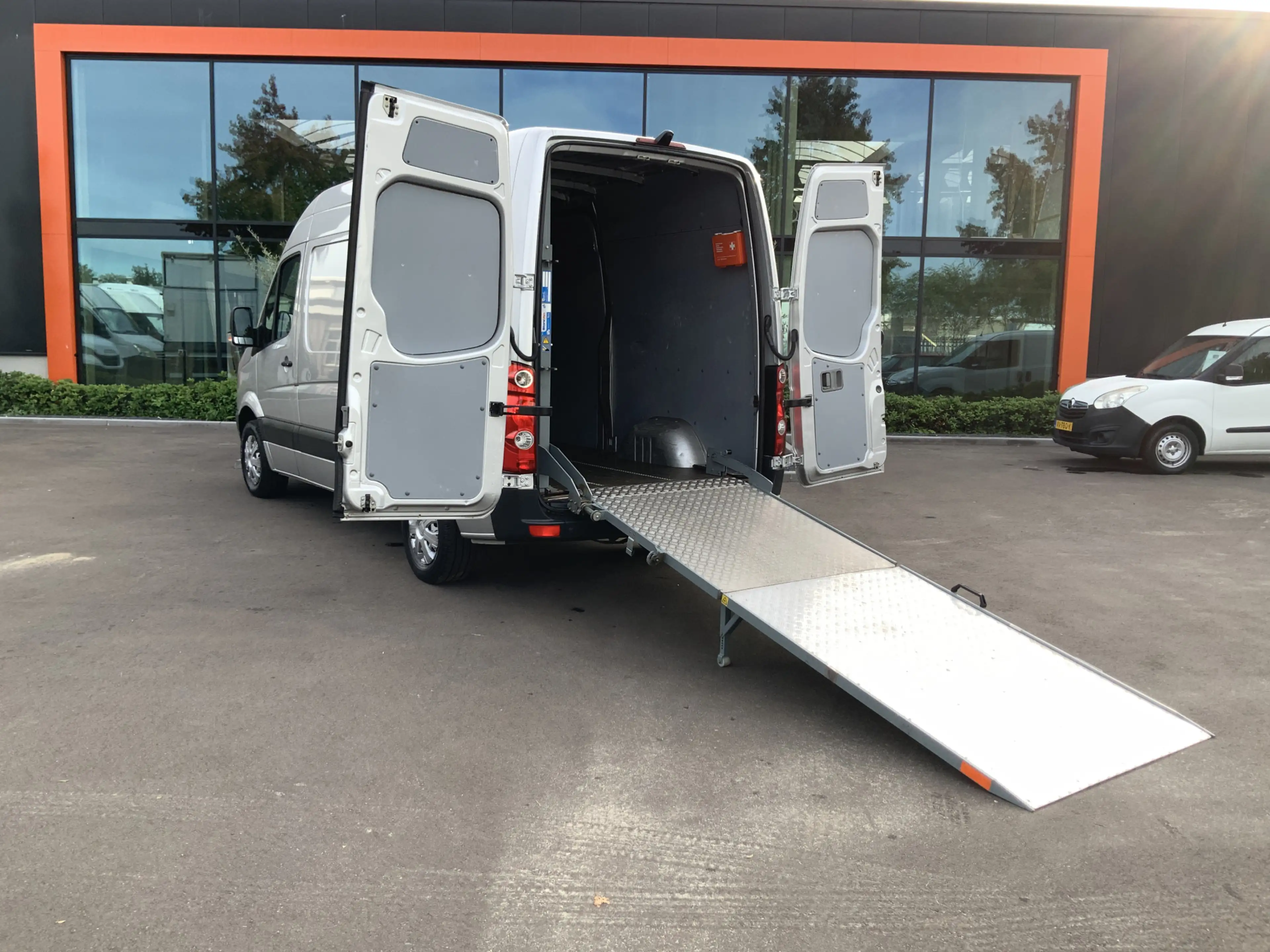 Volkswagen Crafter 32 2.0 TDI L2H2 Met Oprij Platau Airco Cruise 3 Zi — photo 15