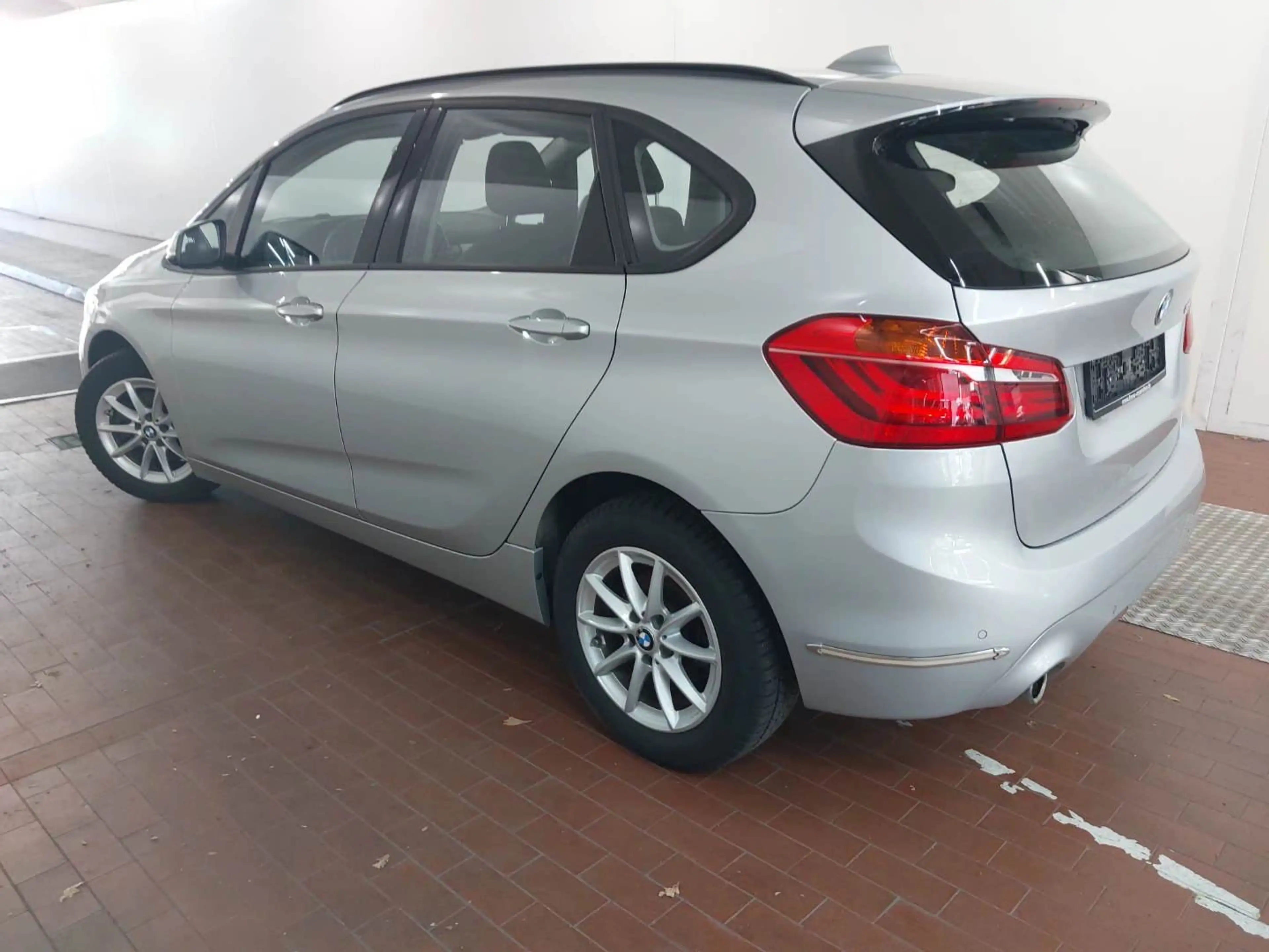 BMW 216 216d Active Tourer 12 Monaten Garantie — photo 2