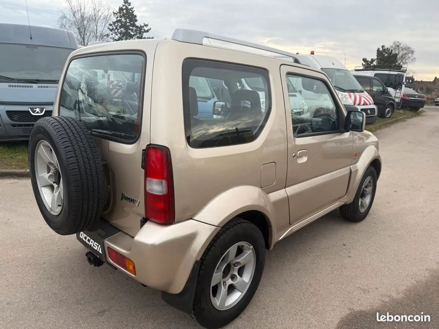 Suzuki Jimny 1.5 DDIS 86CH JLX 4x4 Clim-Attelage-124000Km Beige - 2