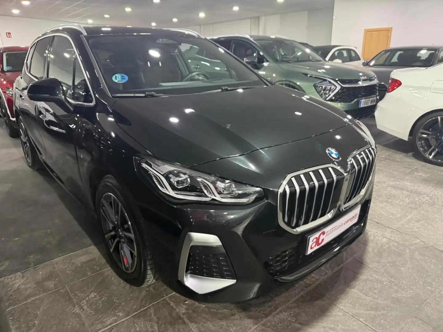 BMW 220 220iA Active Tourer 125kW M Sport Noir - 2