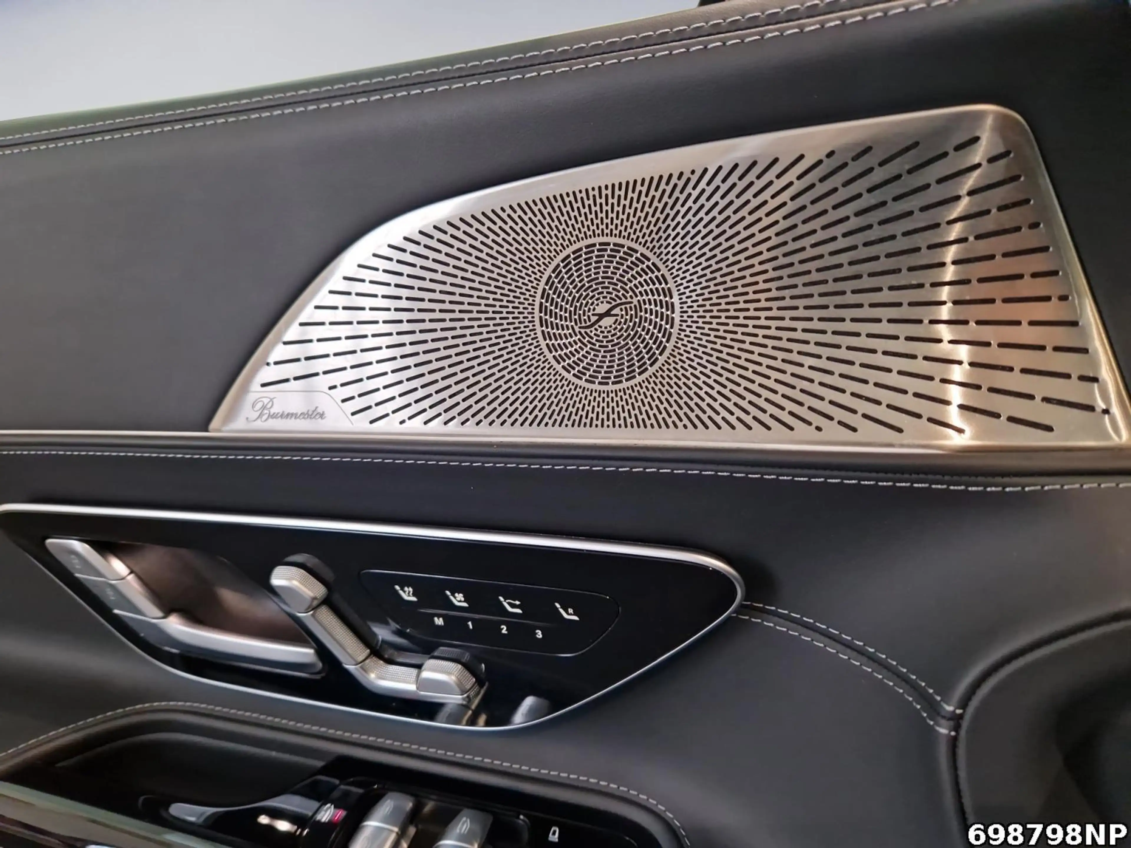 Mercedes-Benz SL 63 AMG DIGITAL LIGHT Burmester Head-up 360° — photo 14