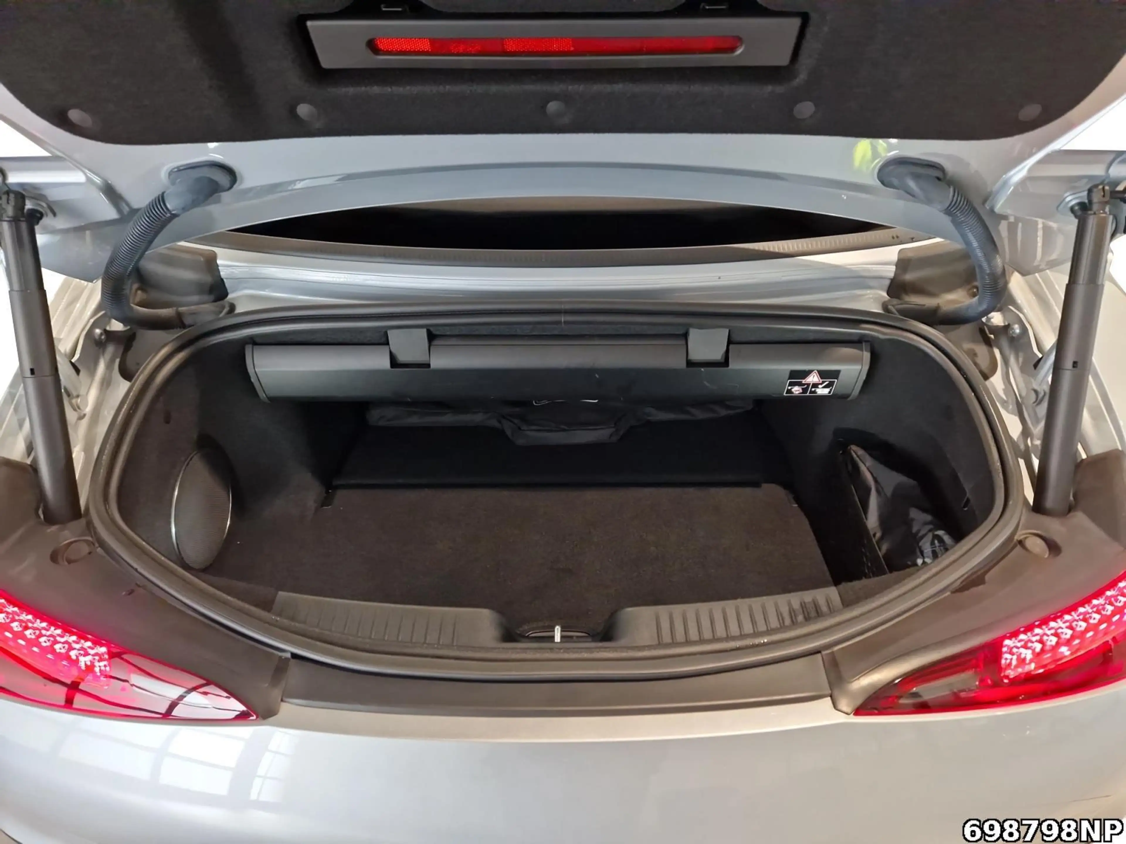 Mercedes-Benz SL 63 AMG DIGITAL LIGHT Burmester Head-up 360° — photo 6