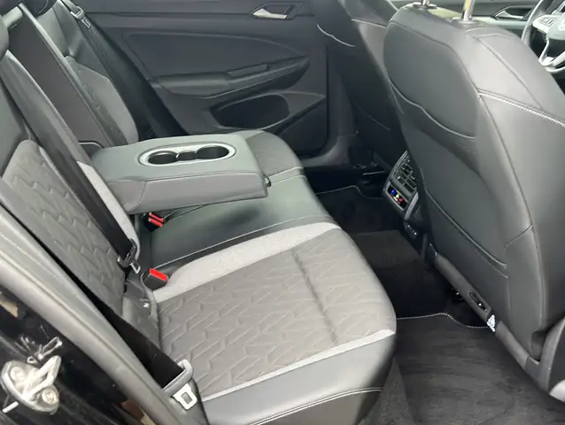 Volkswagen Golf view 20
