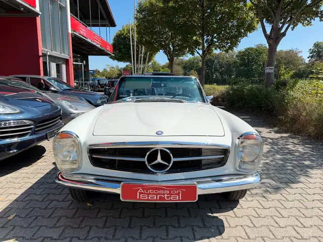 Mercedes-Benz SL view 2