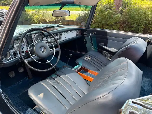 Mercedes-Benz SL view 11