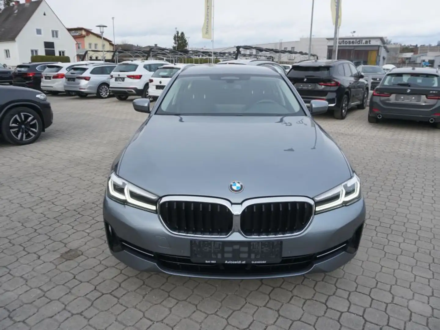 BMW 518 d Touring Aut. *AHV+LED+NAVI* Gris - 2
