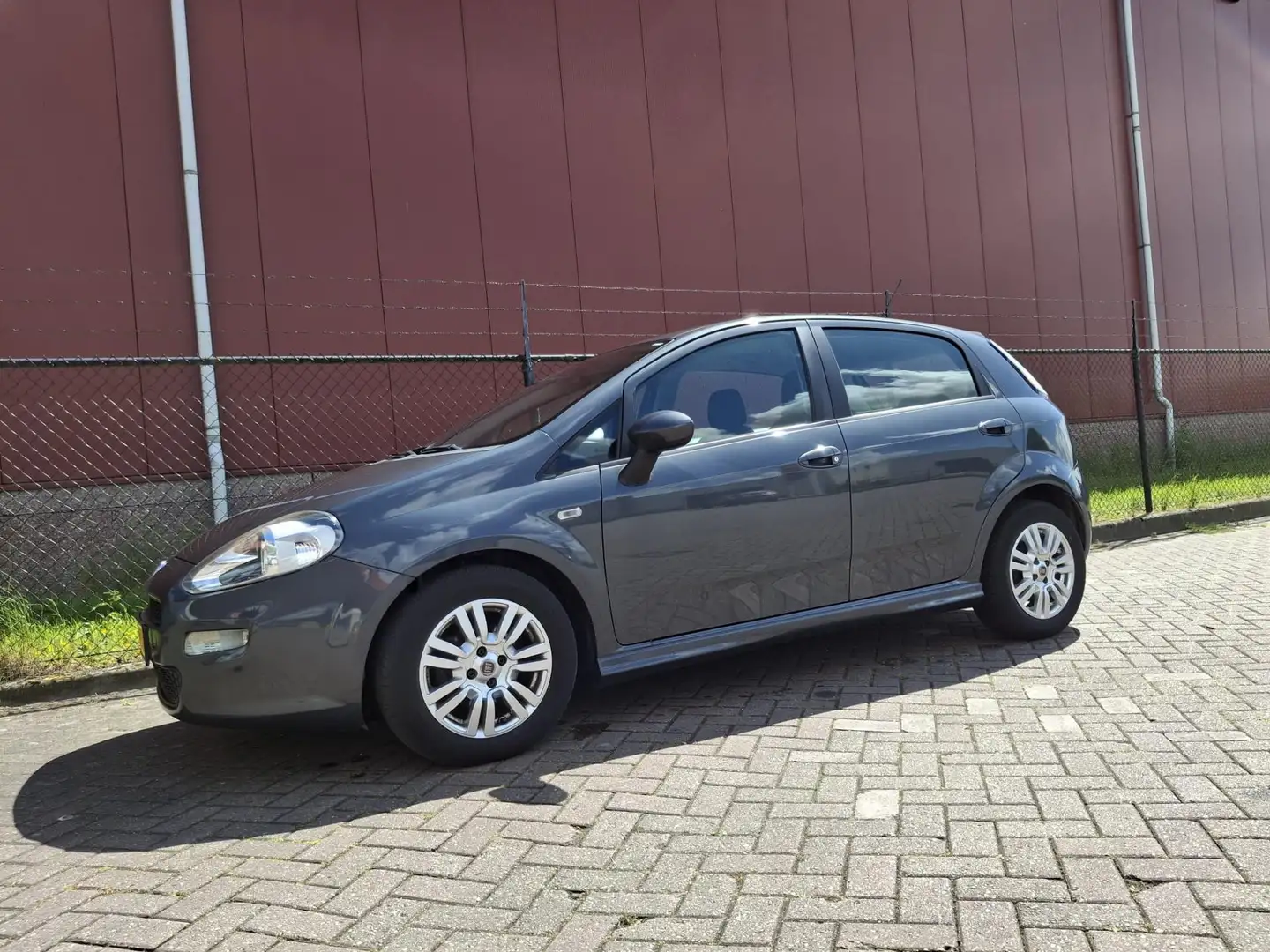 Fiat Punto Evo 0.9 TwinAir Pop Grijs - 1