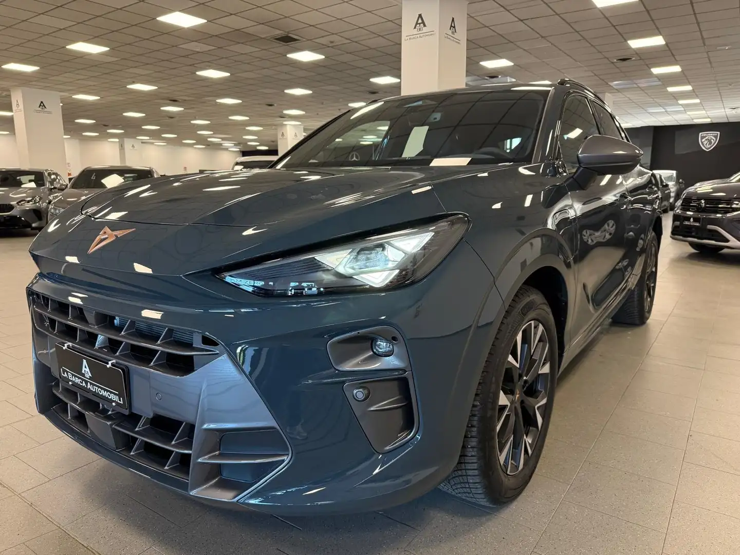 CUPRA Terramar 1.5 e-HYBRID 204cv pHev DSG Blauw - 2