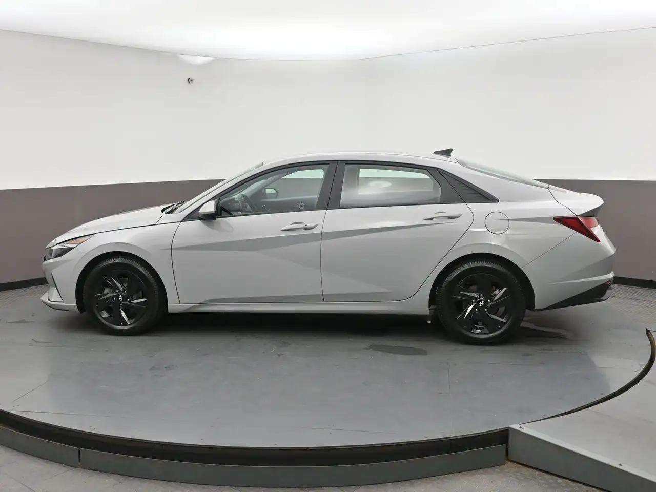 Hyundai ELANTRA снимка Hyundai ELANTRA