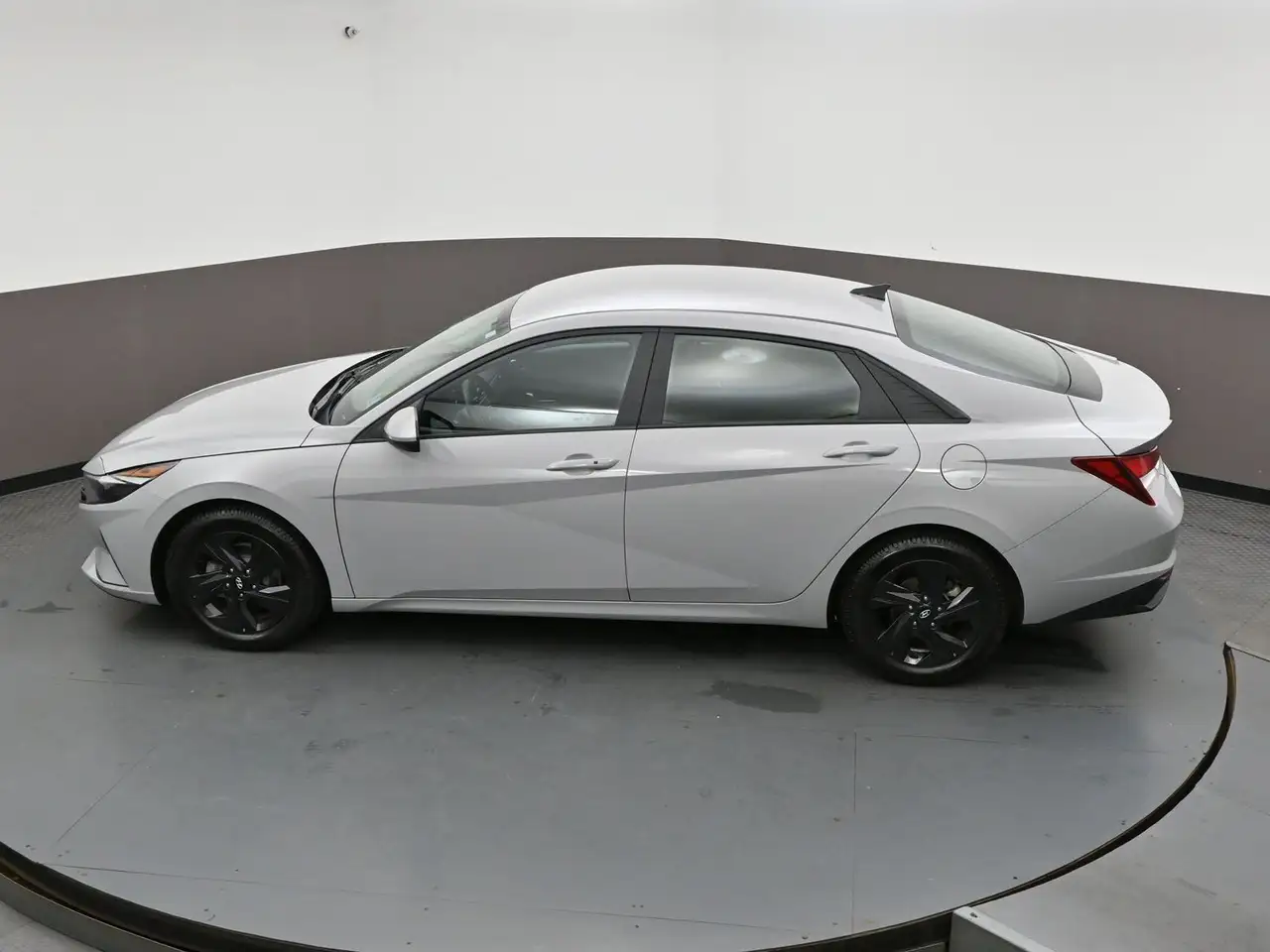 Hyundai ELANTRA снимка Hyundai ELANTRA
