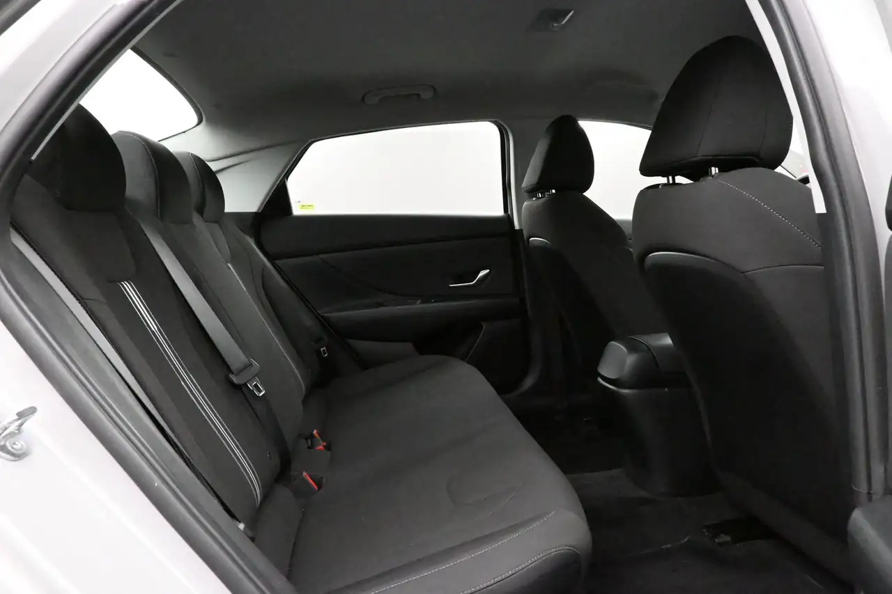 Hyundai ELANTRA снимка Hyundai ELANTRA