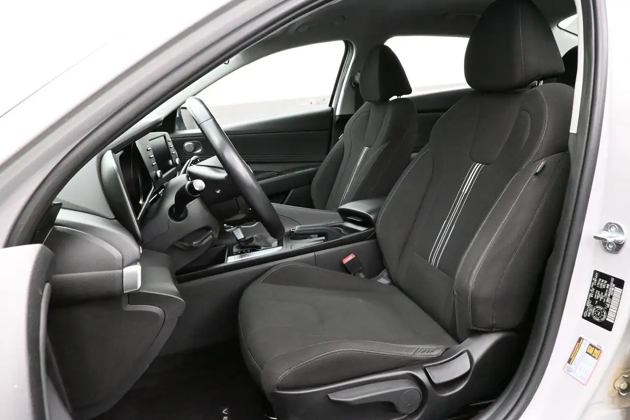 Hyundai ELANTRA снимка Hyundai ELANTRA
