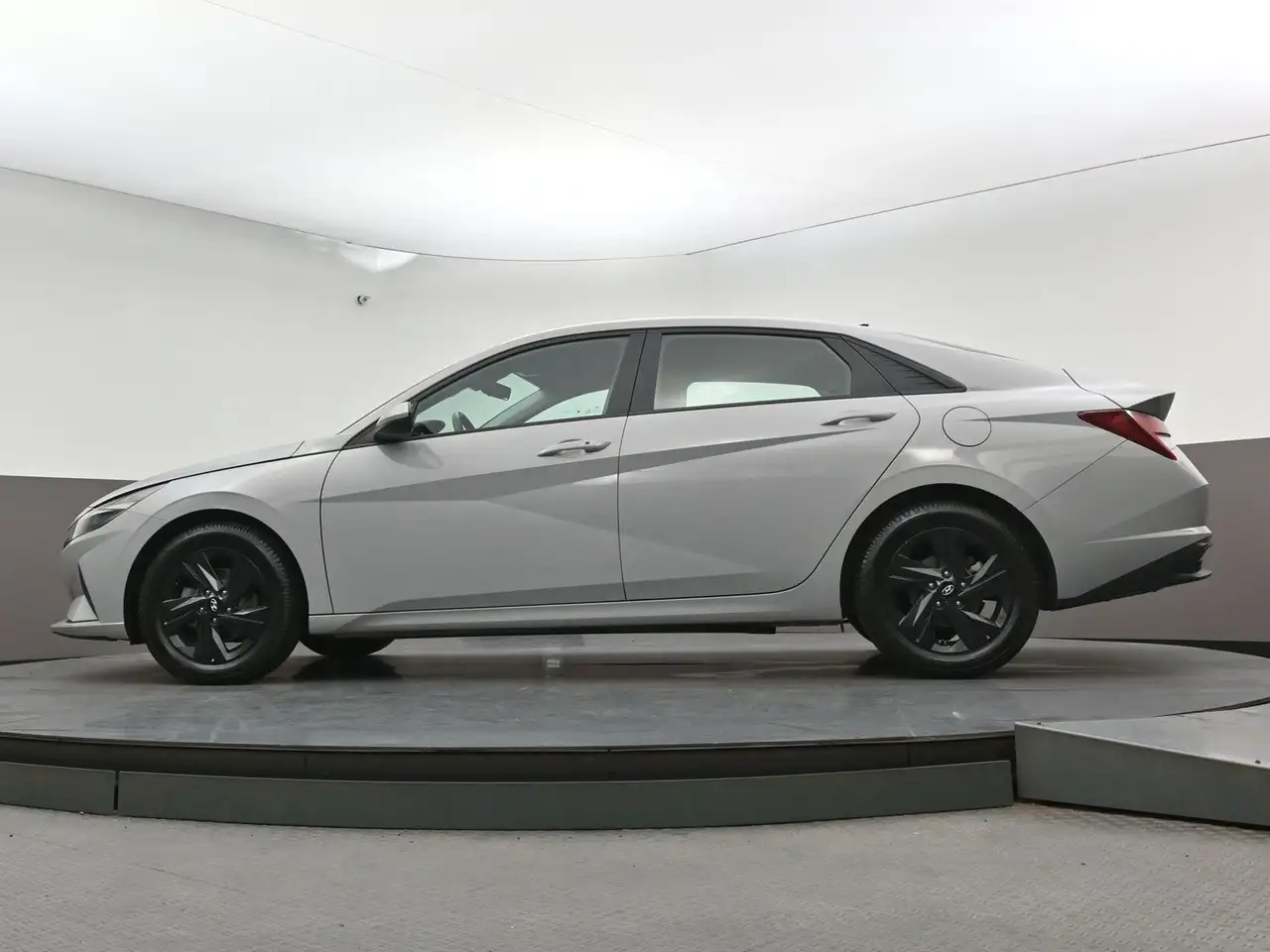 Hyundai ELANTRA снимка Hyundai ELANTRA