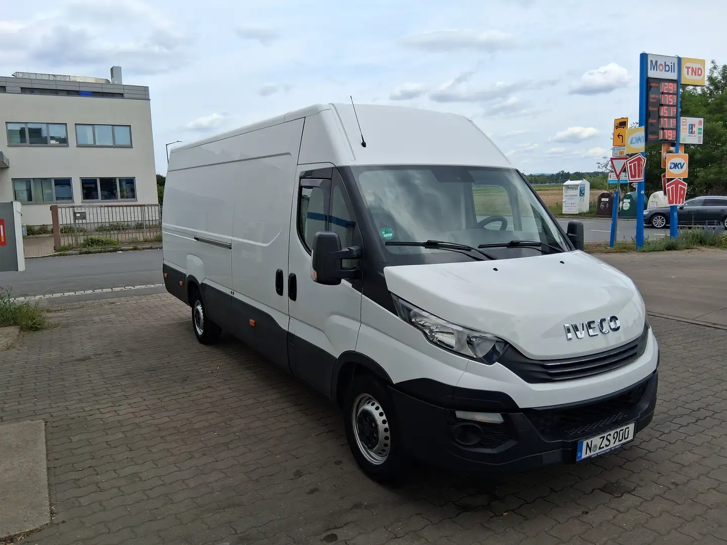 Iveco Daily 33 S 16SA8 V Weiß - 1