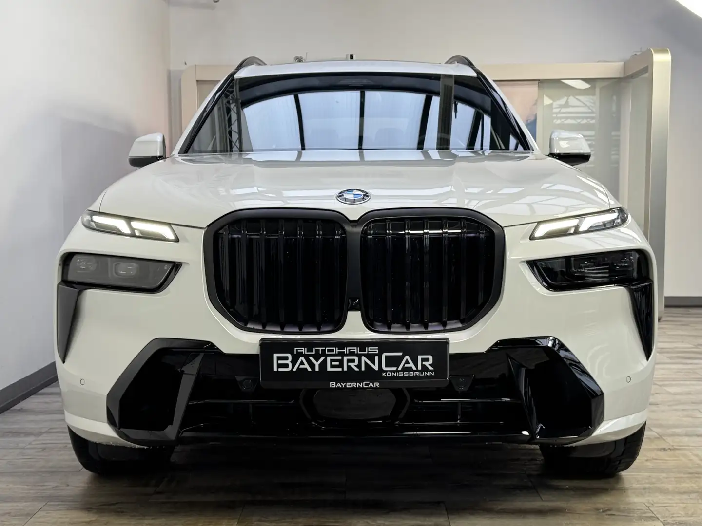 BMW X7 xDrive40d M Sport Pro Pano AHK Sitzlüft. ACC Weiß - 2
