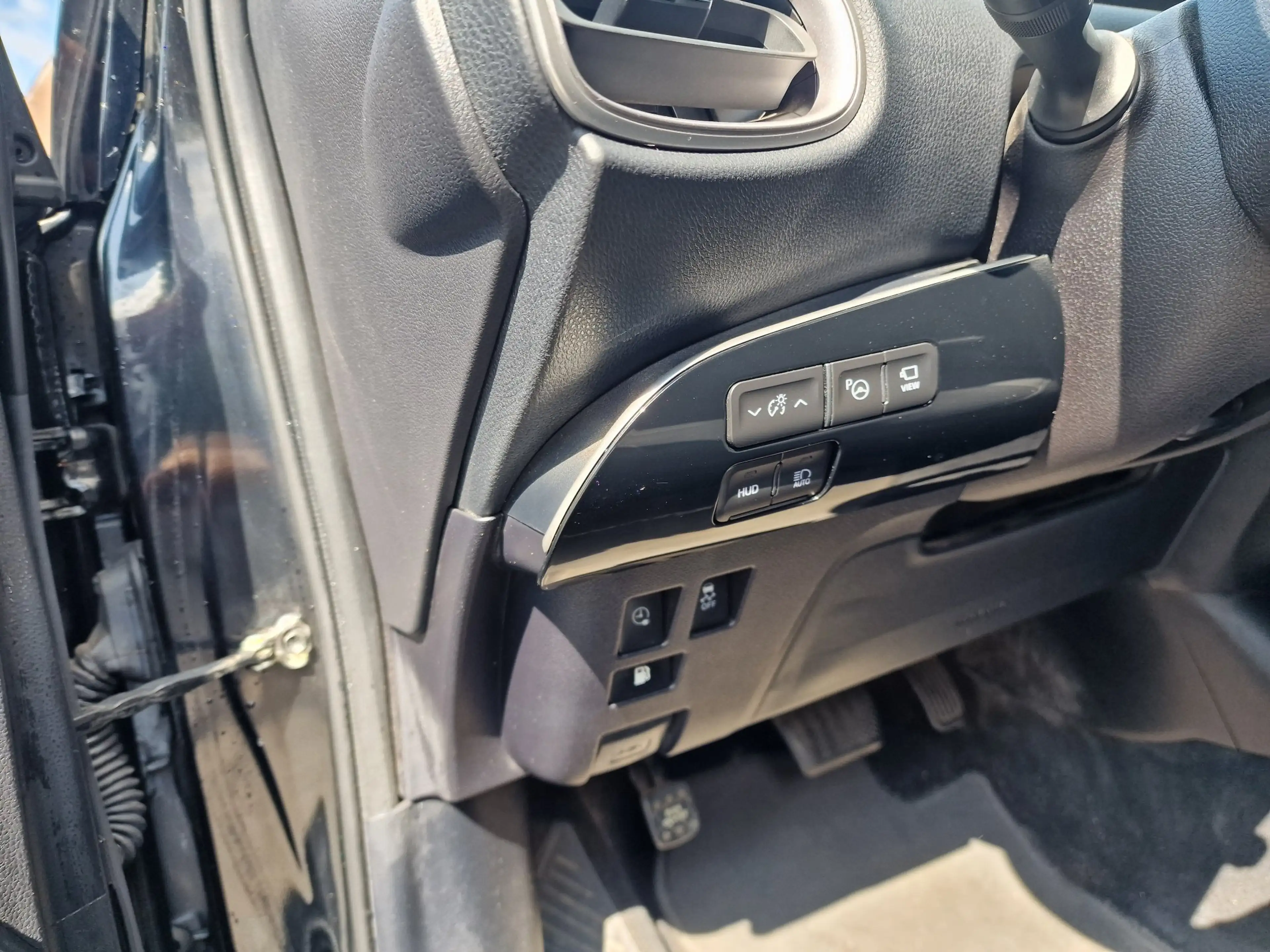 Toyota Prius Prius PHEV 1.8i VVT-i Business 5pl. CVT(EU6.2) — photo 9