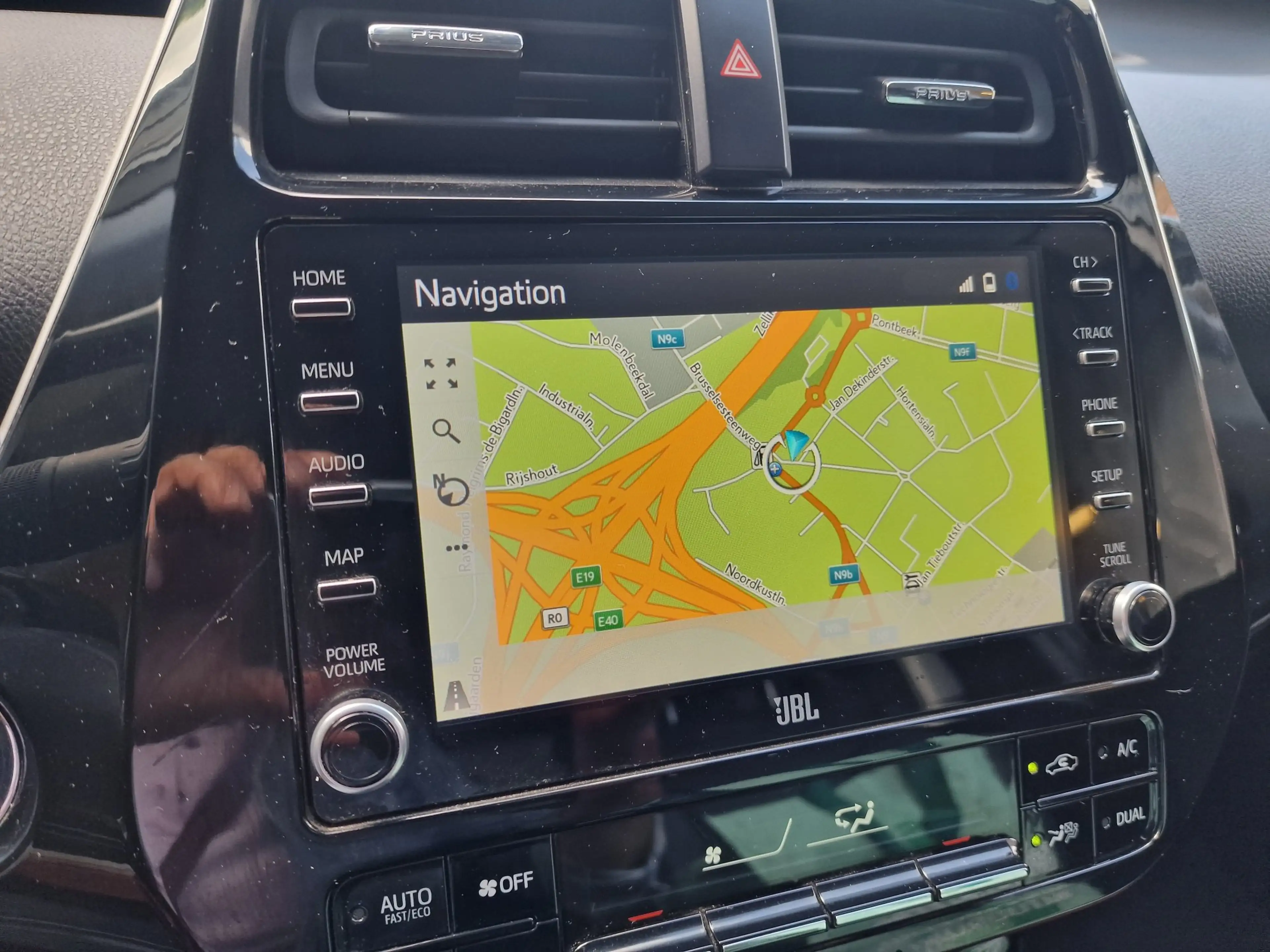 Toyota Prius Prius PHEV 1.8i VVT-i Business 5pl. CVT(EU6.2) — photo 3