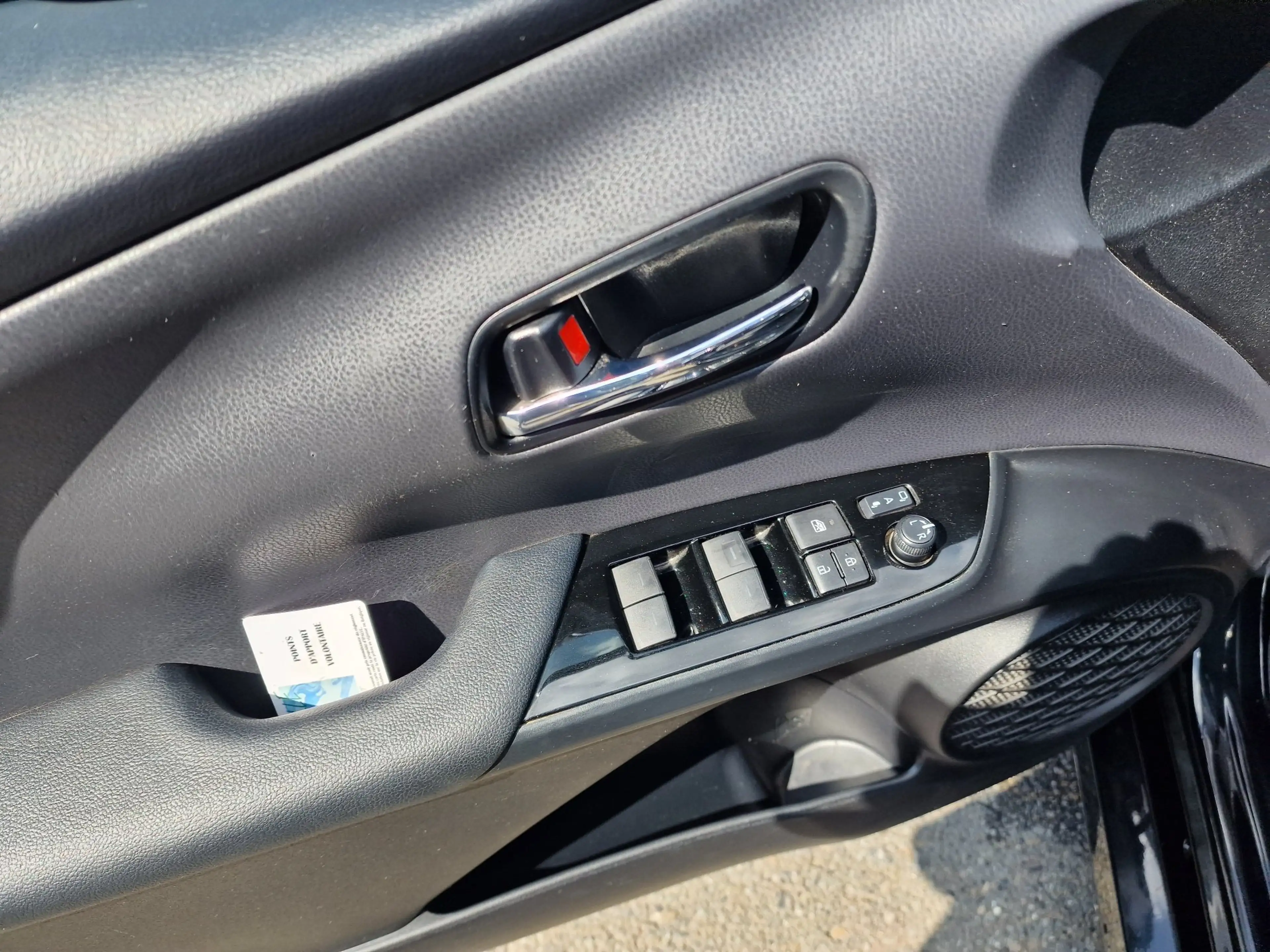 Toyota Prius Prius PHEV 1.8i VVT-i Business 5pl. CVT(EU6.2) — photo 11