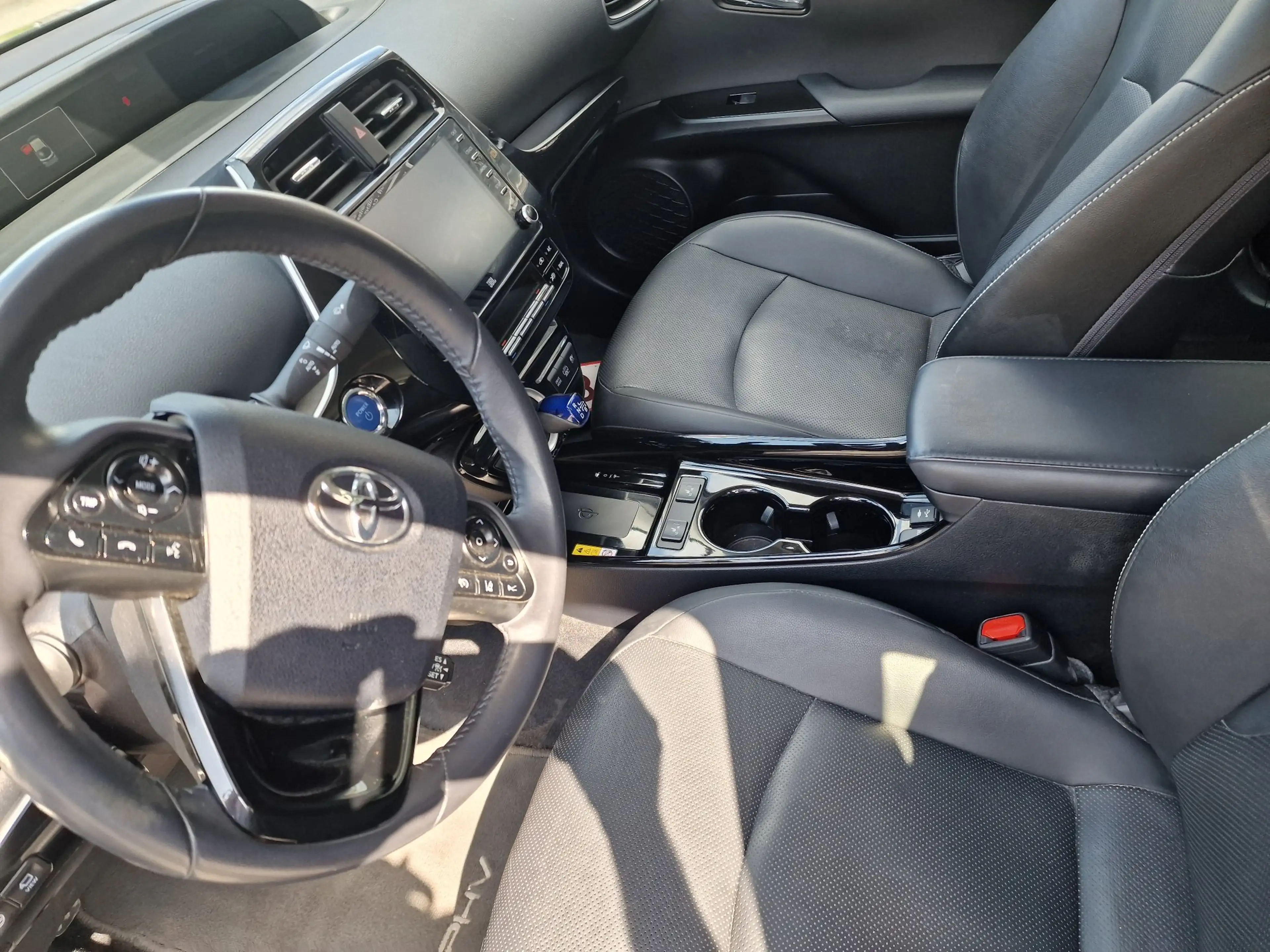 Toyota Prius Prius PHEV 1.8i VVT-i Business 5pl. CVT(EU6.2) — photo 7