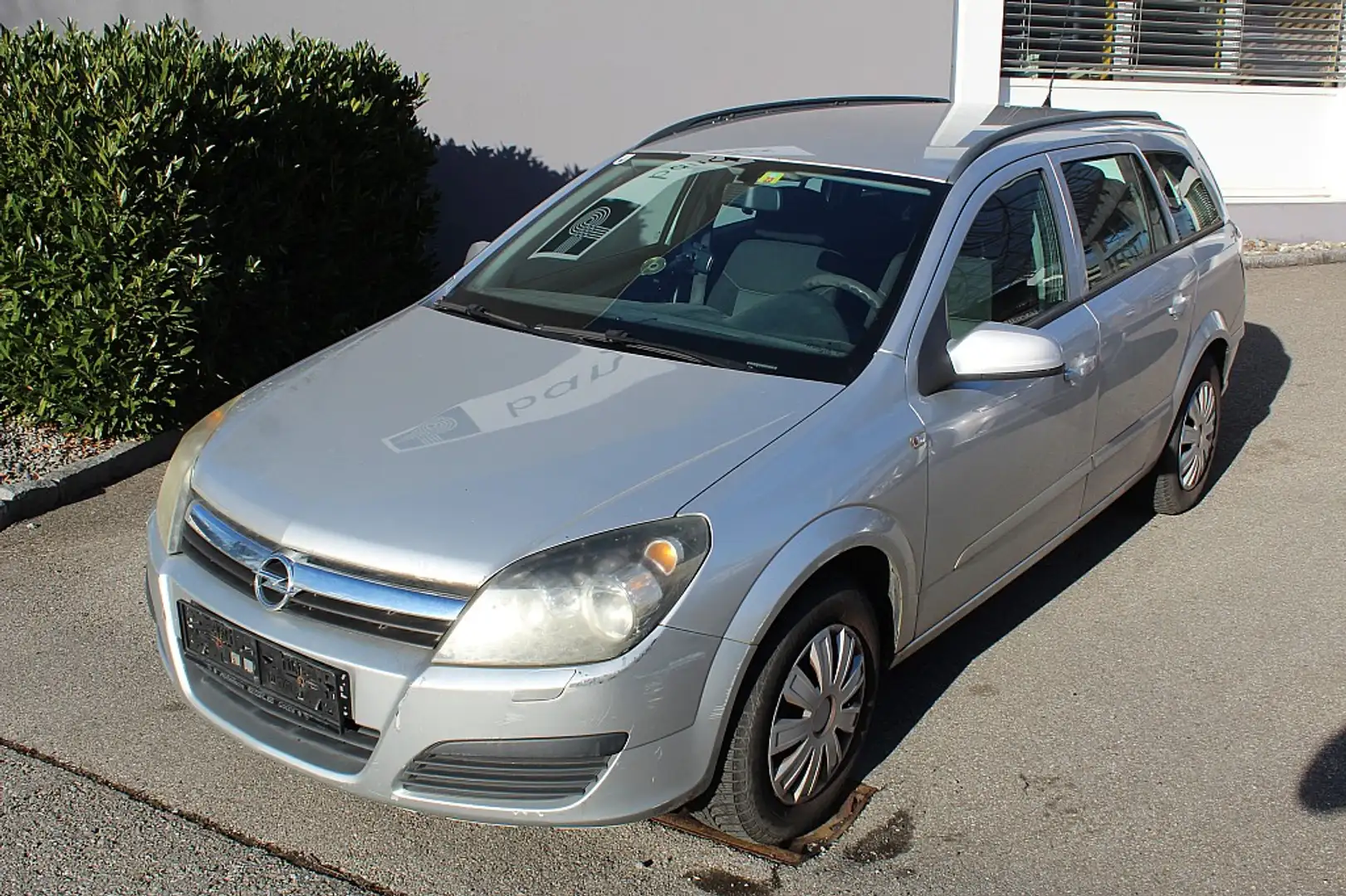 Opel Astra 1,6 Caravan Edition Gris - 1