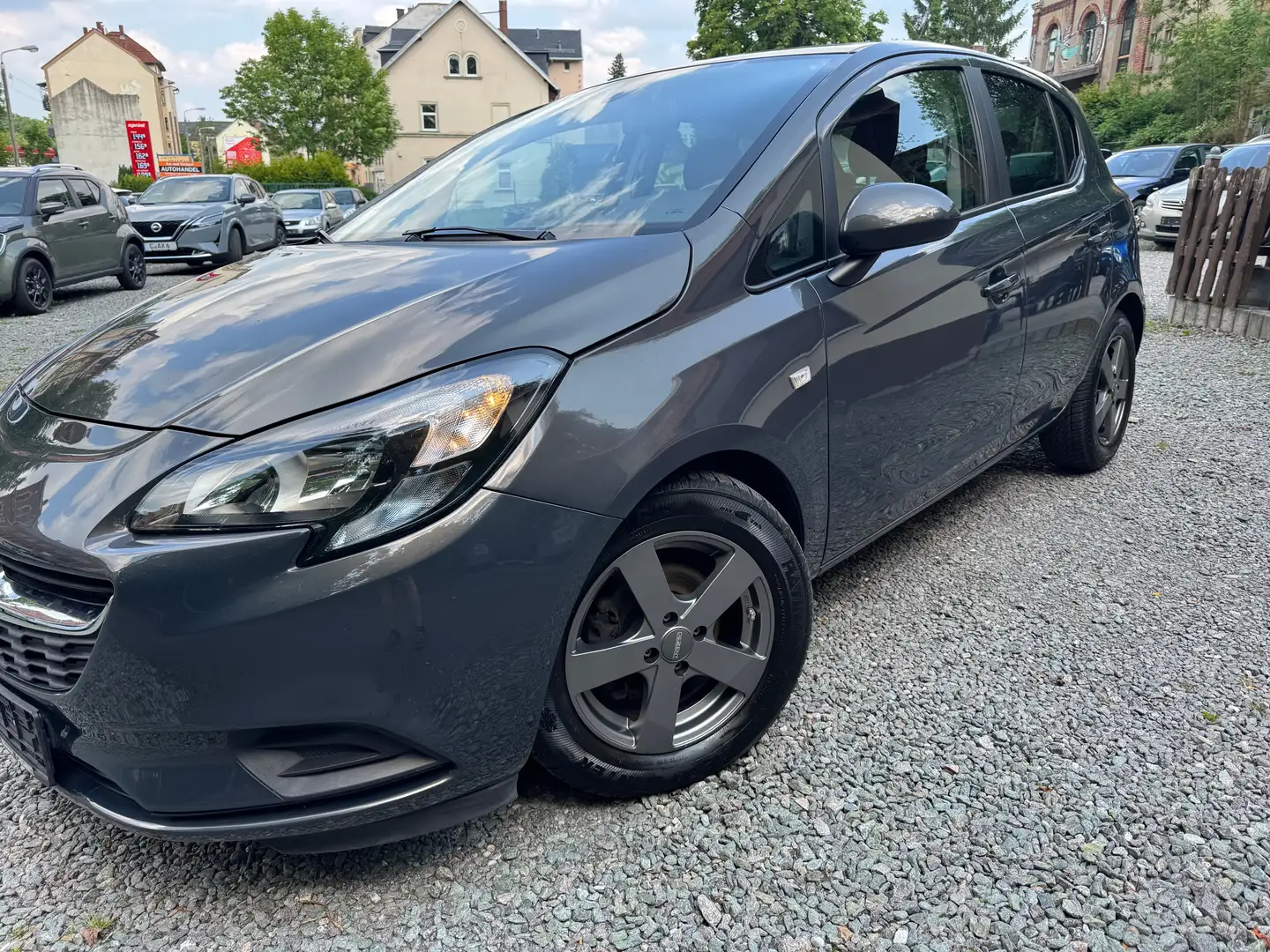 Opel Corsa 1.4 Automatik Edition Grijs - 2