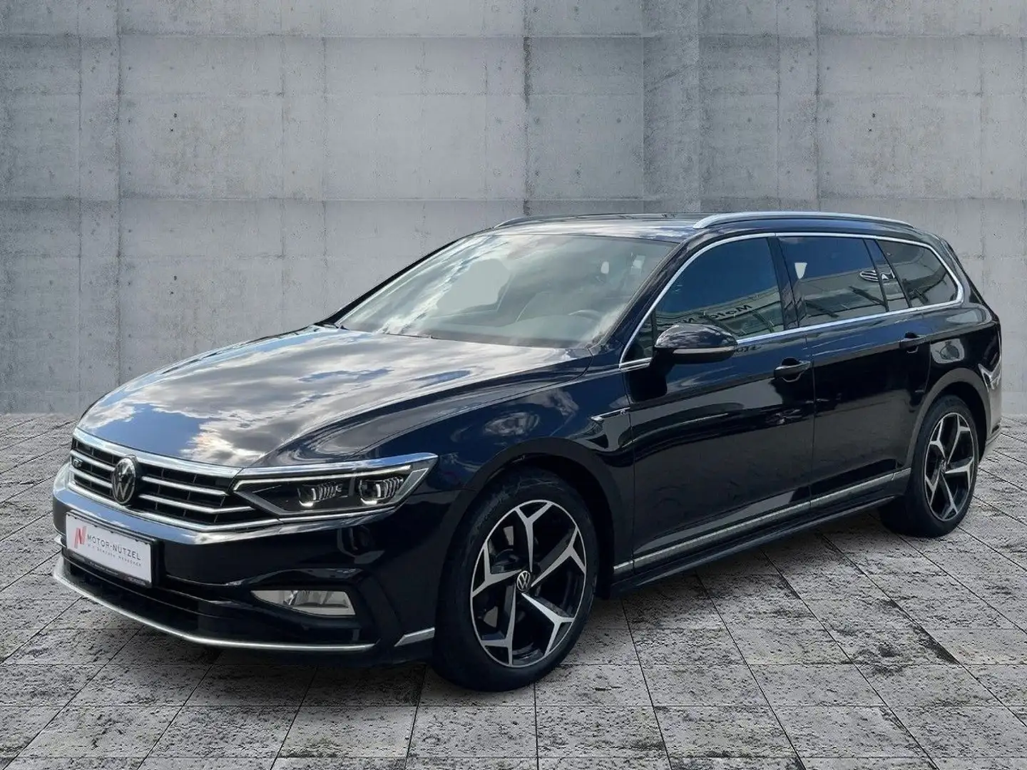 Volkswagen Passat Variant 2.0 TDI 4M DSG R-LINE IQ+NAVI+AHK Nero - 2