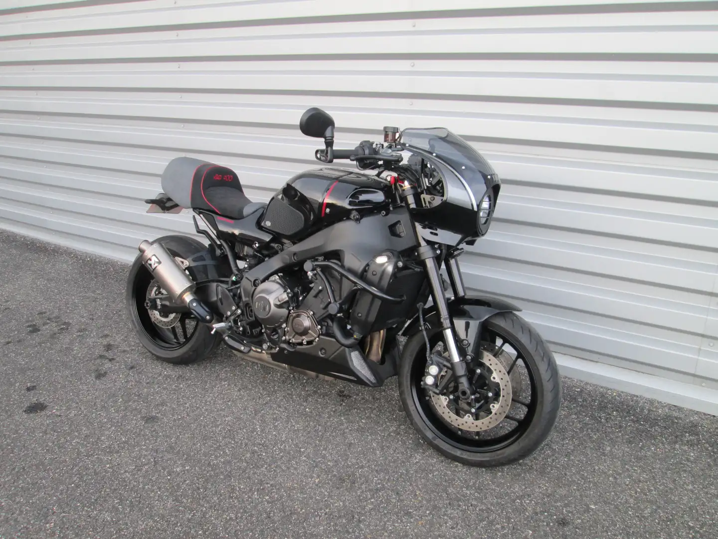 Yamaha XSR 900 Schwarz - 1