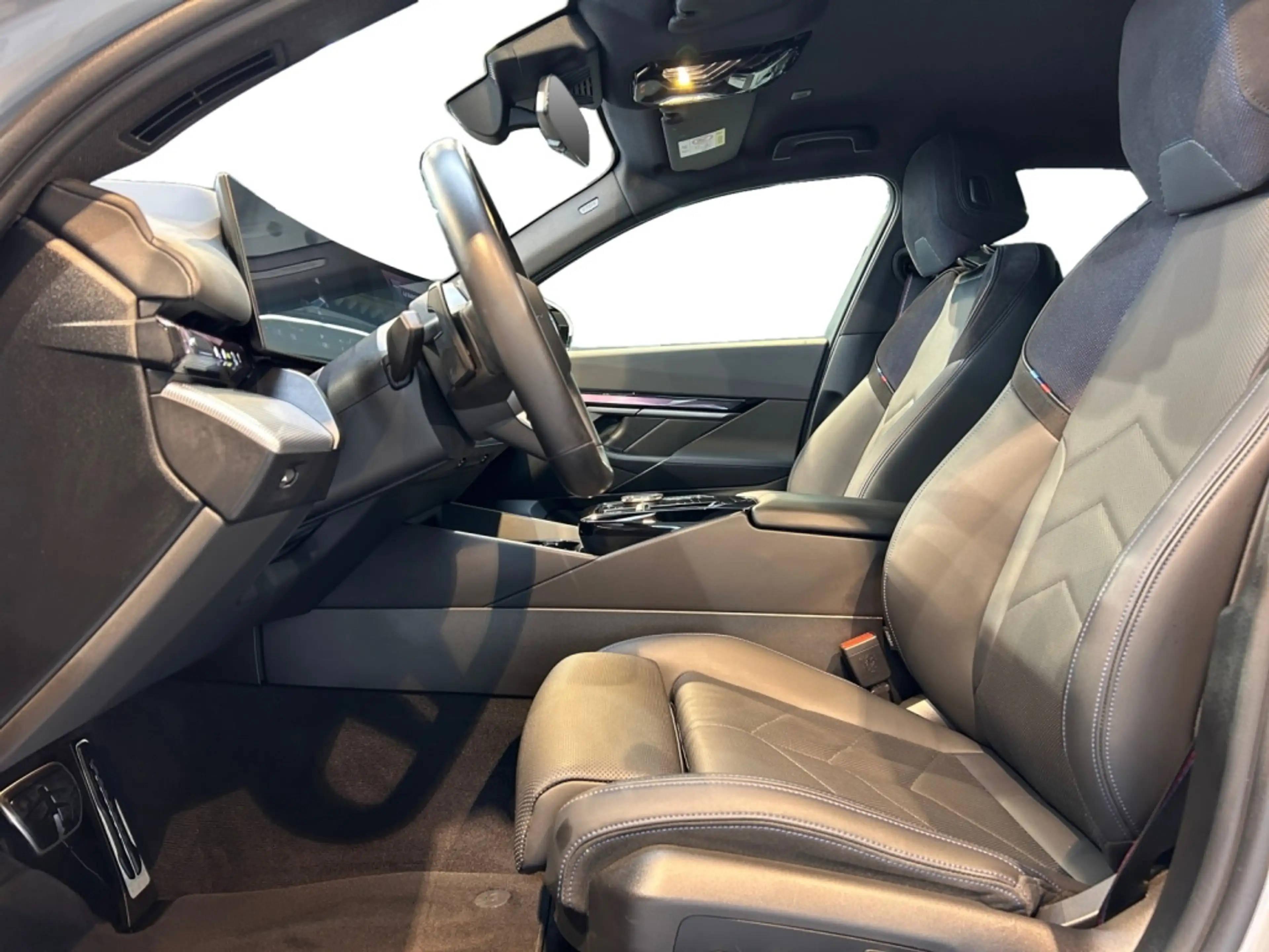 BMW i5 Touring 40 eDrive M Sport Fahrassist+HUD+Wide — photo 8