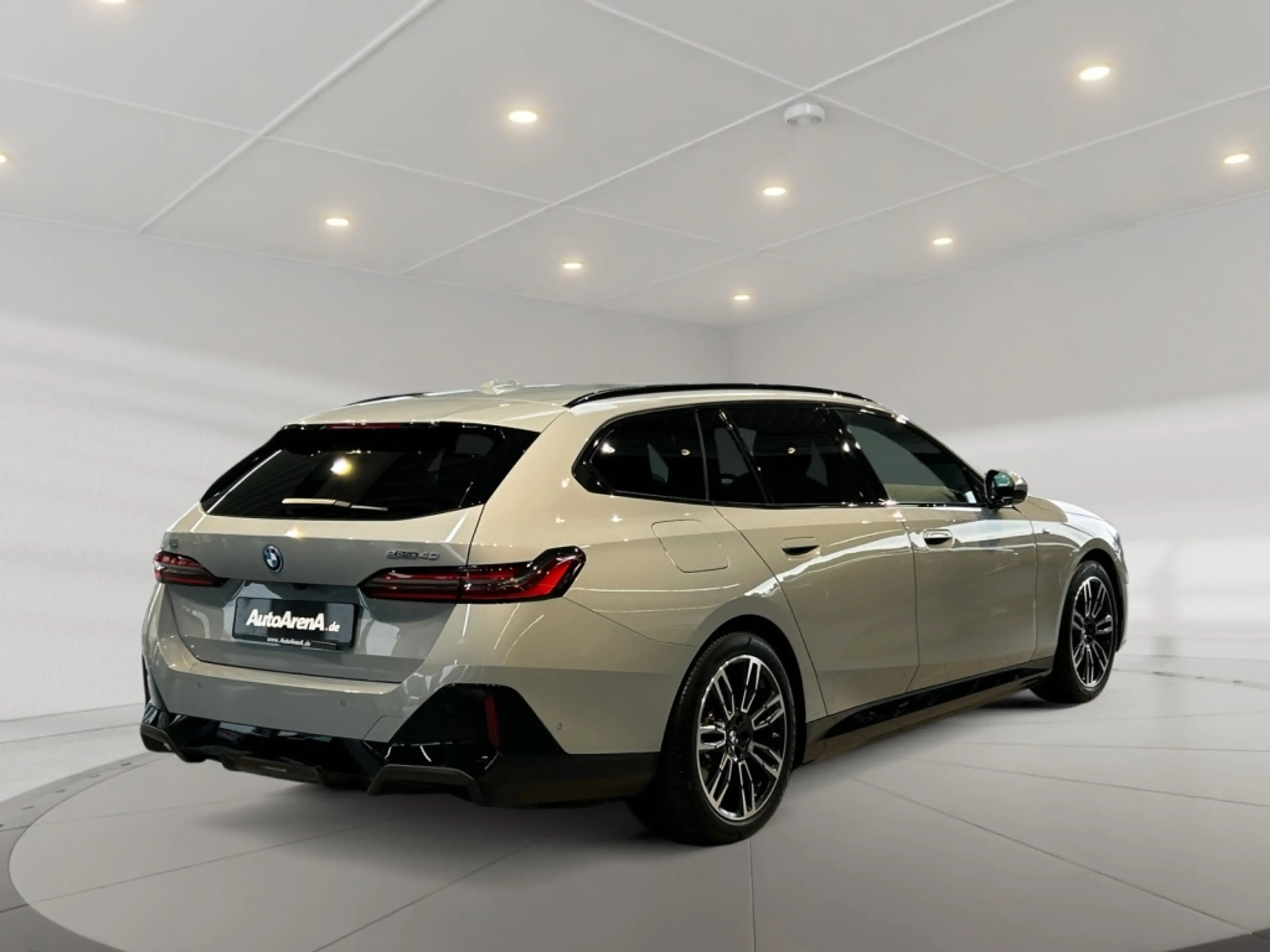 BMW i5 Touring 40 eDrive M Sport Fahrassist+HUD+Wide — photo 3