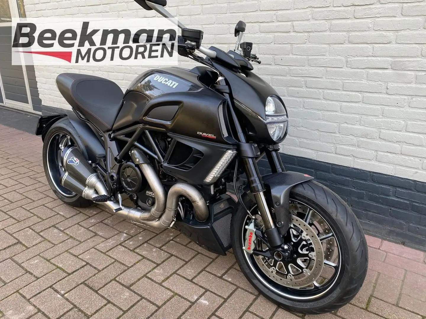 Ducati Diavel CARBON Zwart - 2