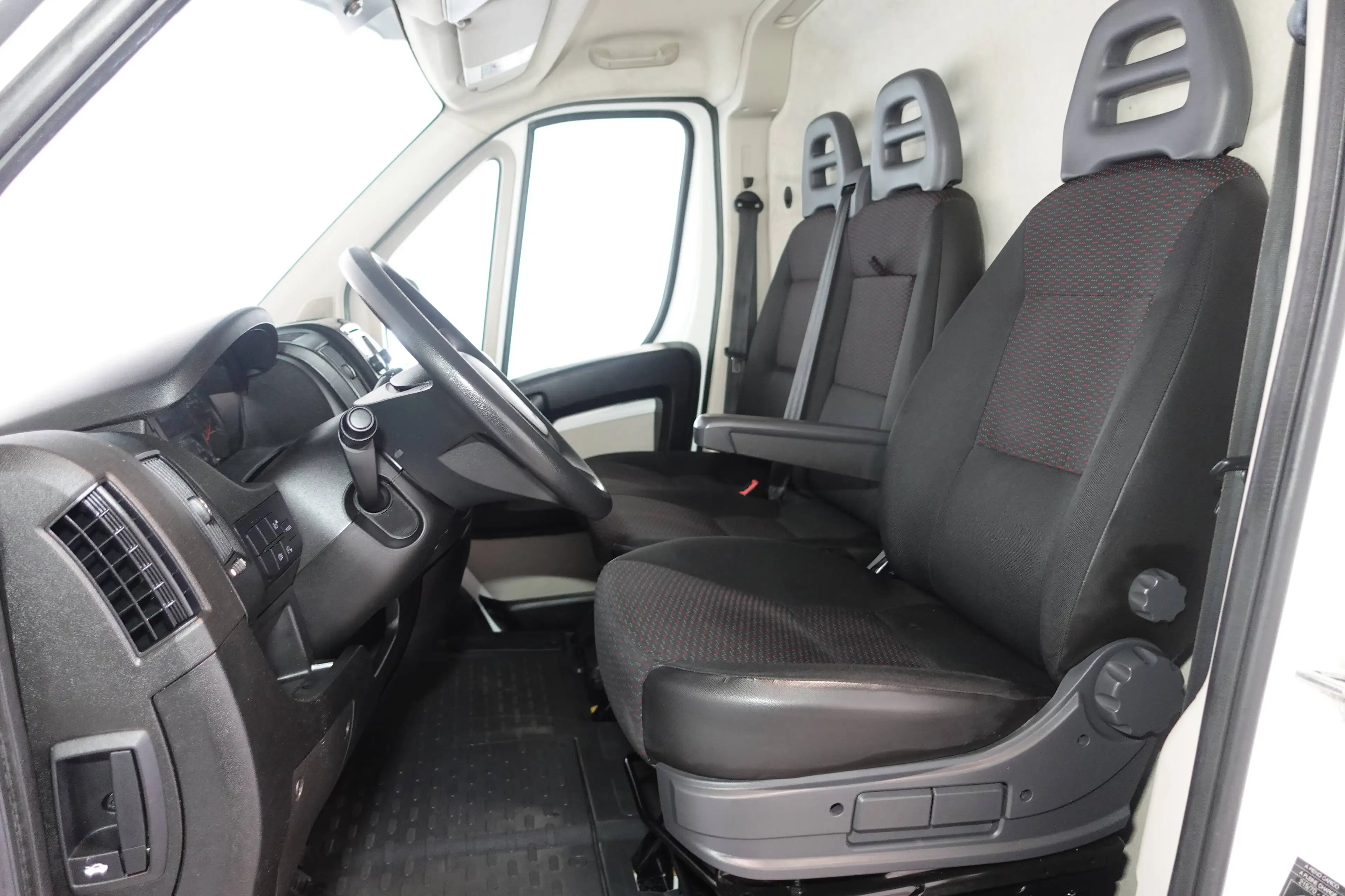 Peugeot Boxer 335 L2H2 Pro BlueHDi Klima AHK Navi RFK Sitzhzg. — photo 12