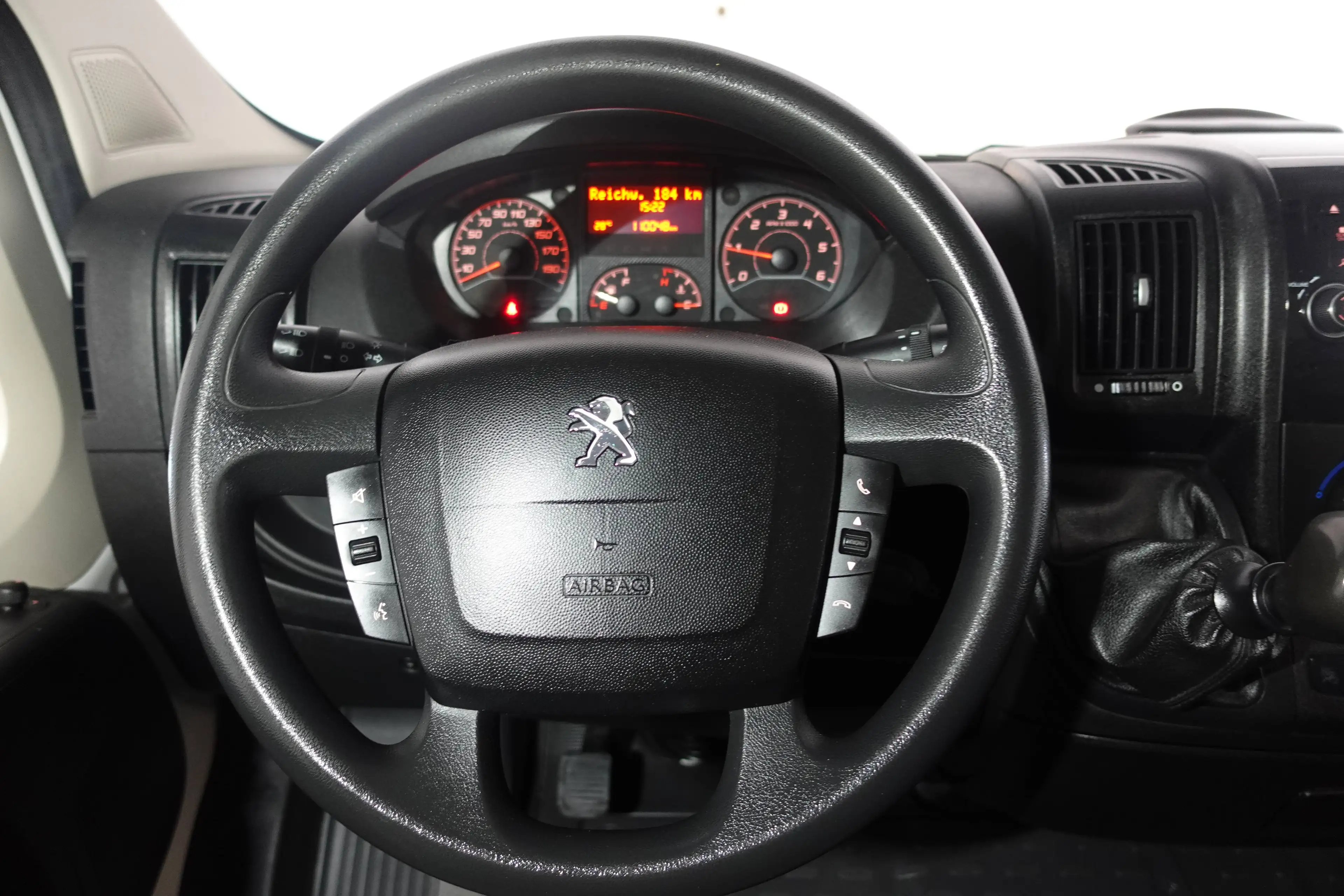 Peugeot Boxer 335 L2H2 Pro BlueHDi Klima AHK Navi RFK Sitzhzg. — photo 14